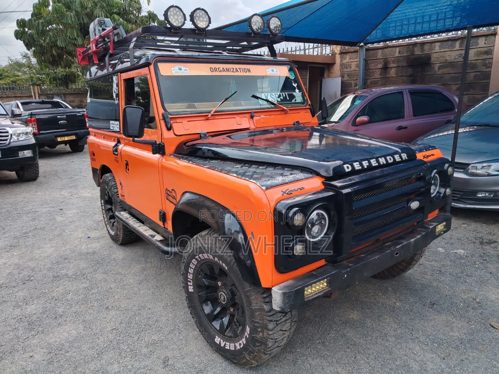 Land Rover Defender 1978 Orange
