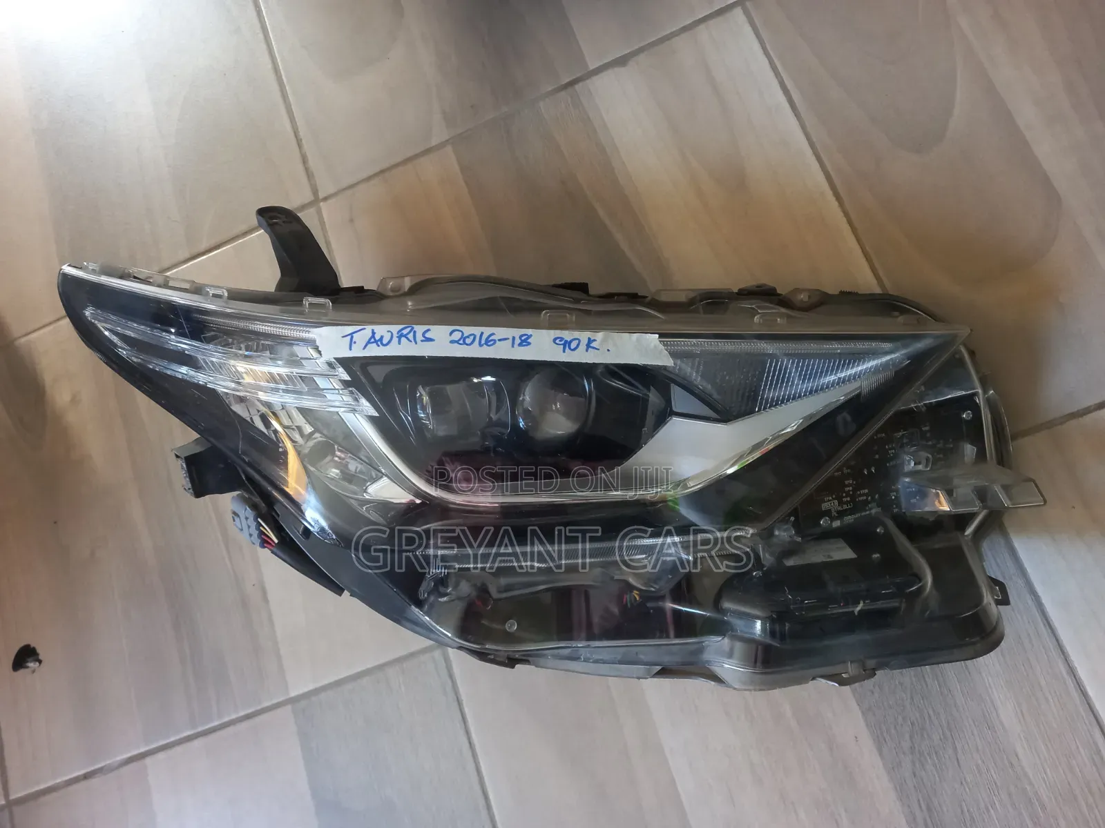Auris 2016 Headlight