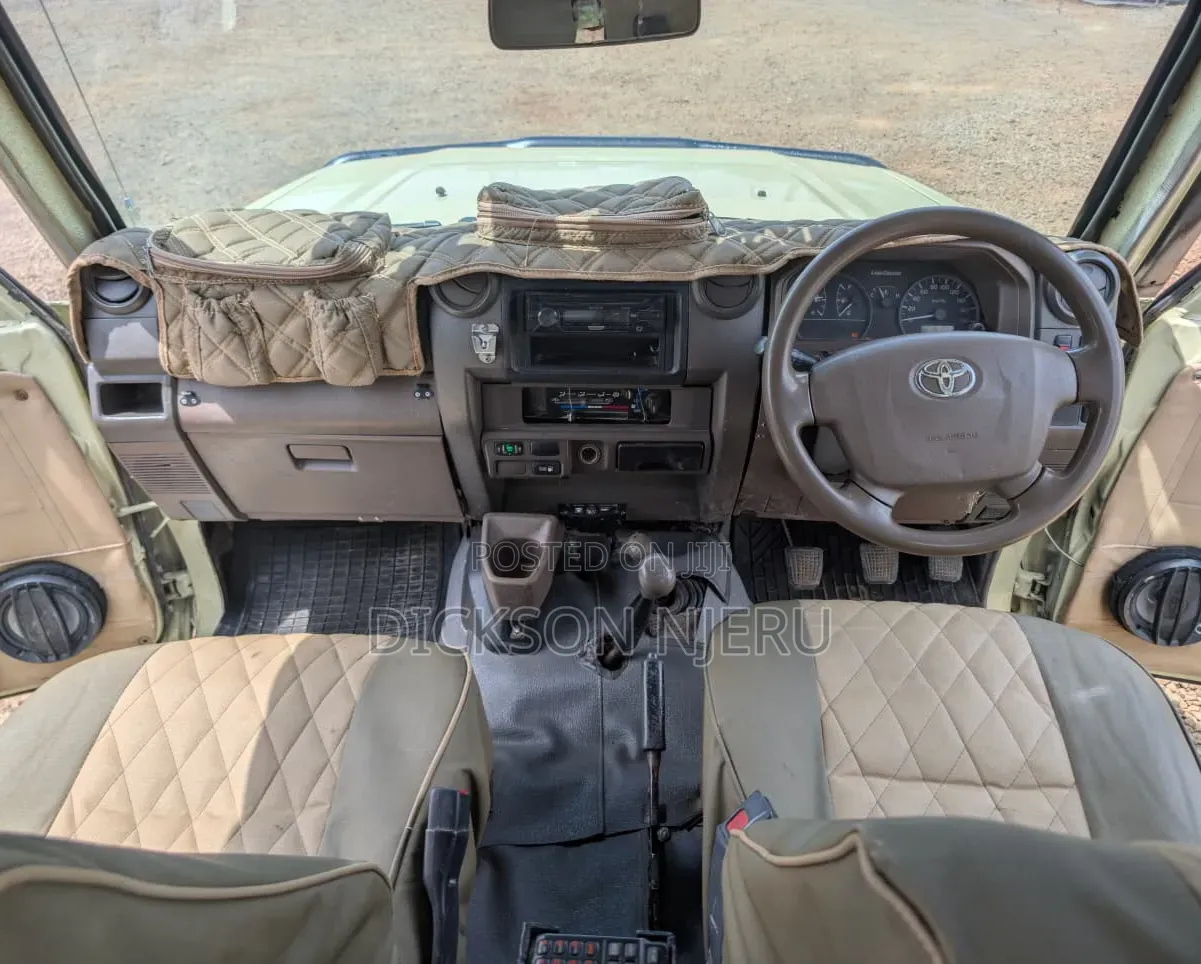 Toyota Land Cruiser 2017 Beige