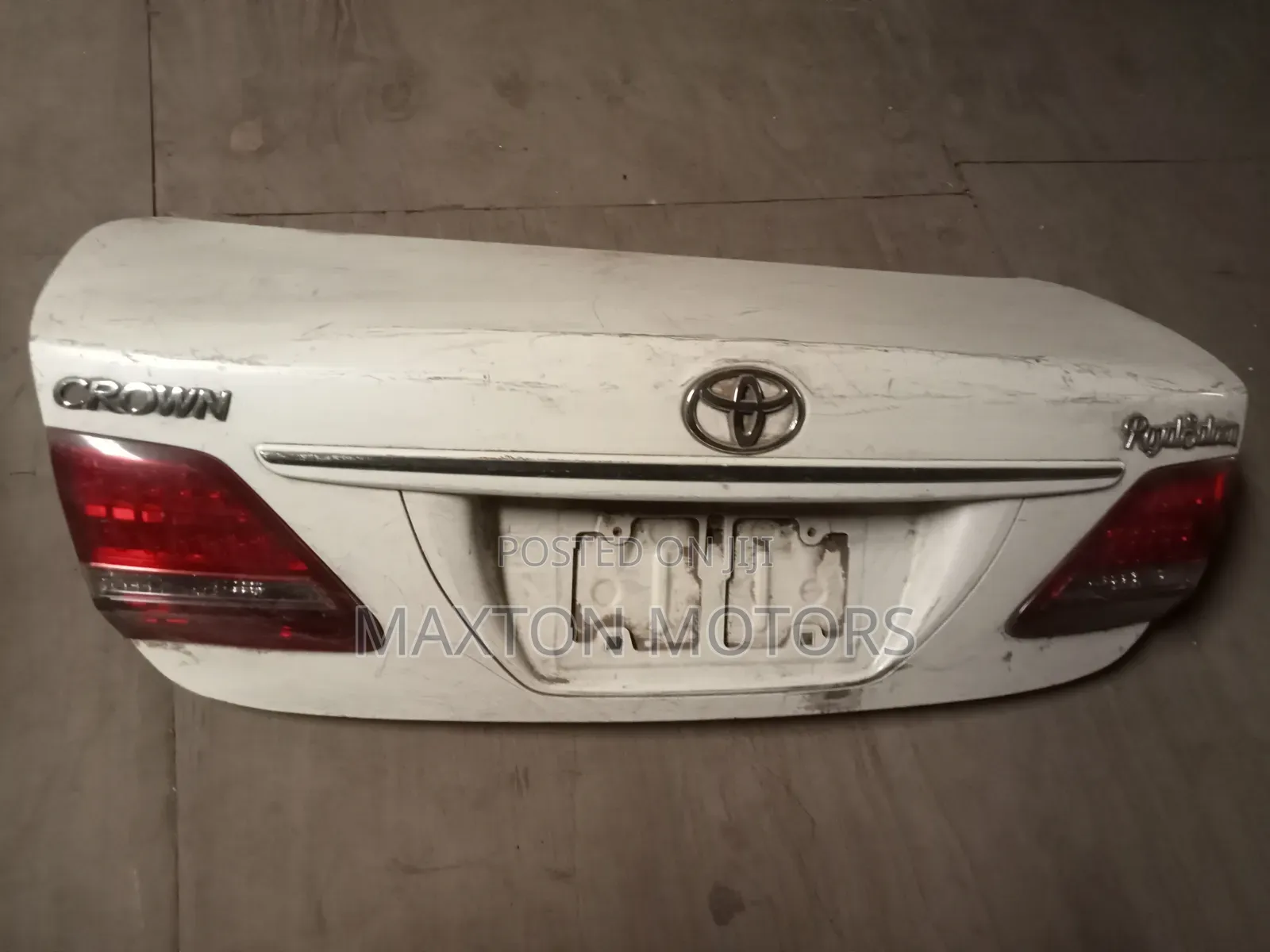 Toyota Crown GRS 200 Boot Lid