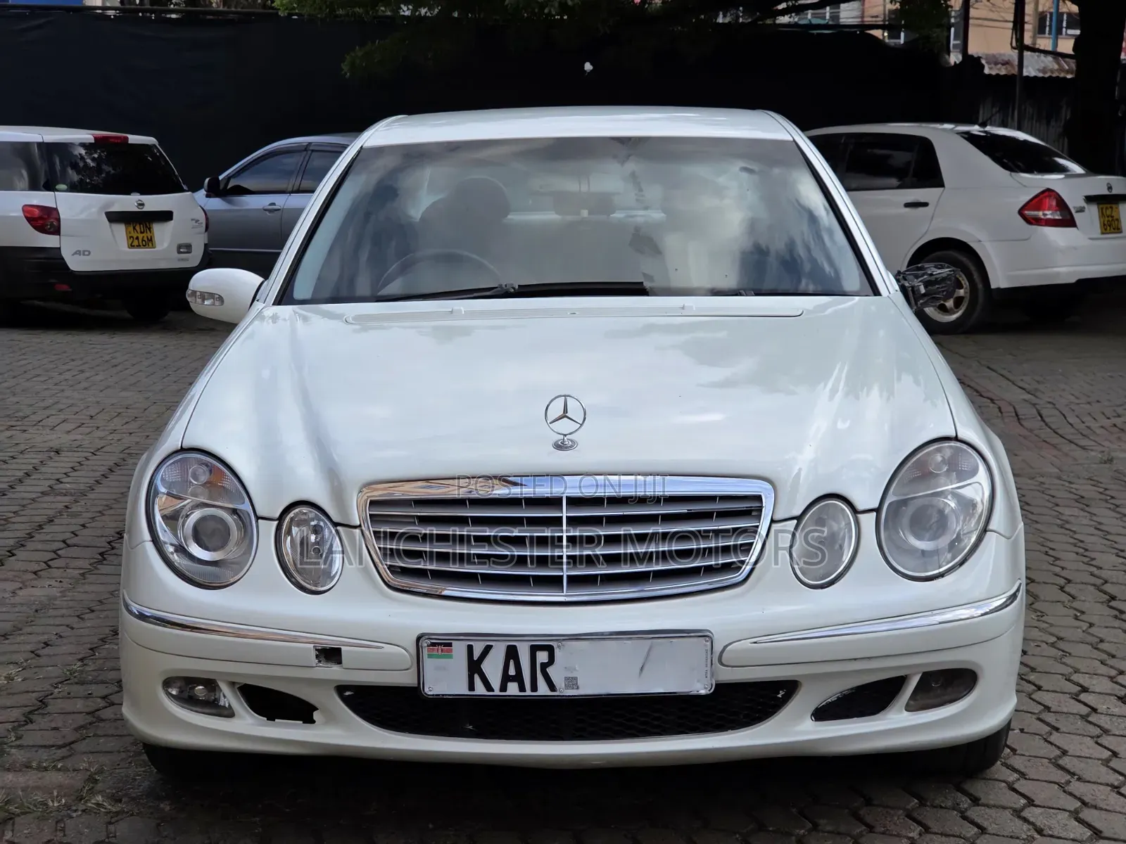 Mercedes-Benz E240 2004 Off white