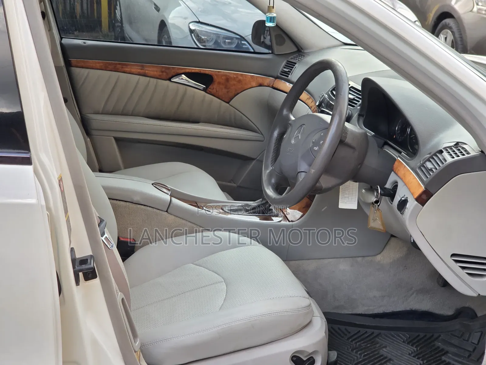 Mercedes-Benz E240 2004 Off white