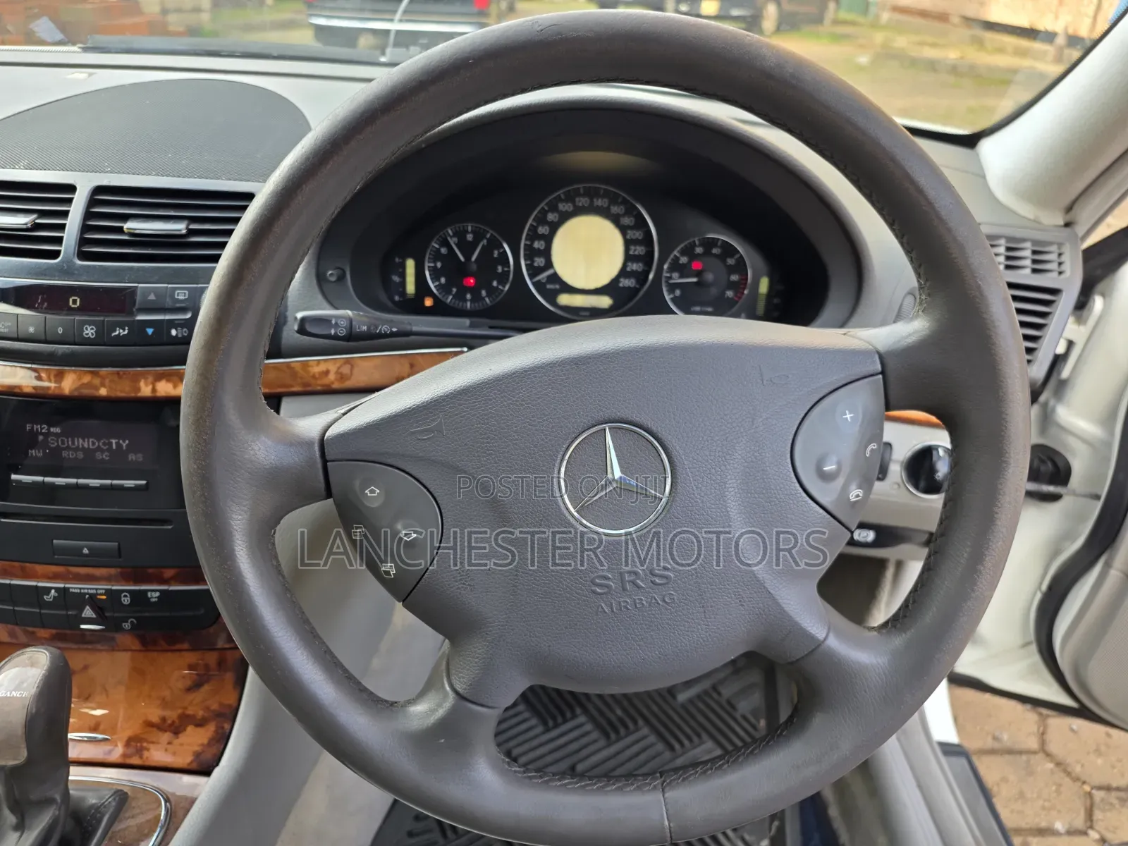 Mercedes-Benz E240 2004 Off white