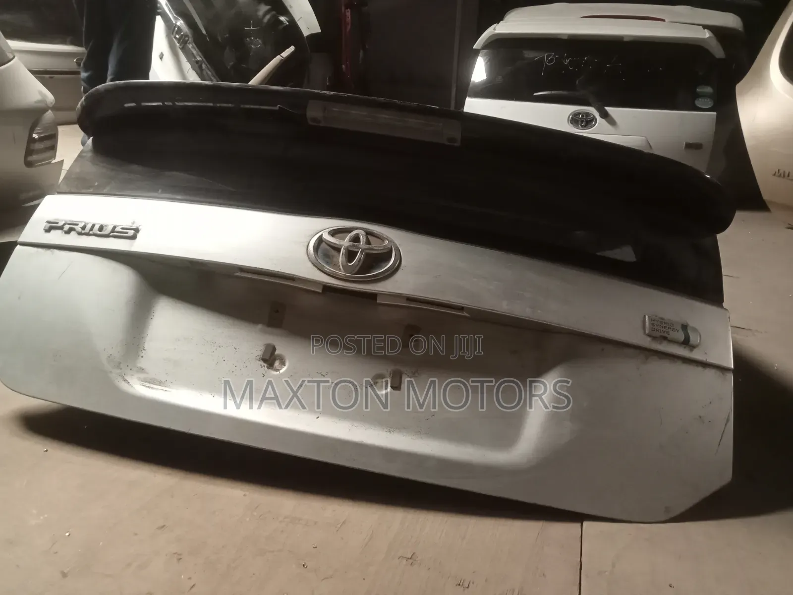 Toyota Prius Tailgate With Spoiler