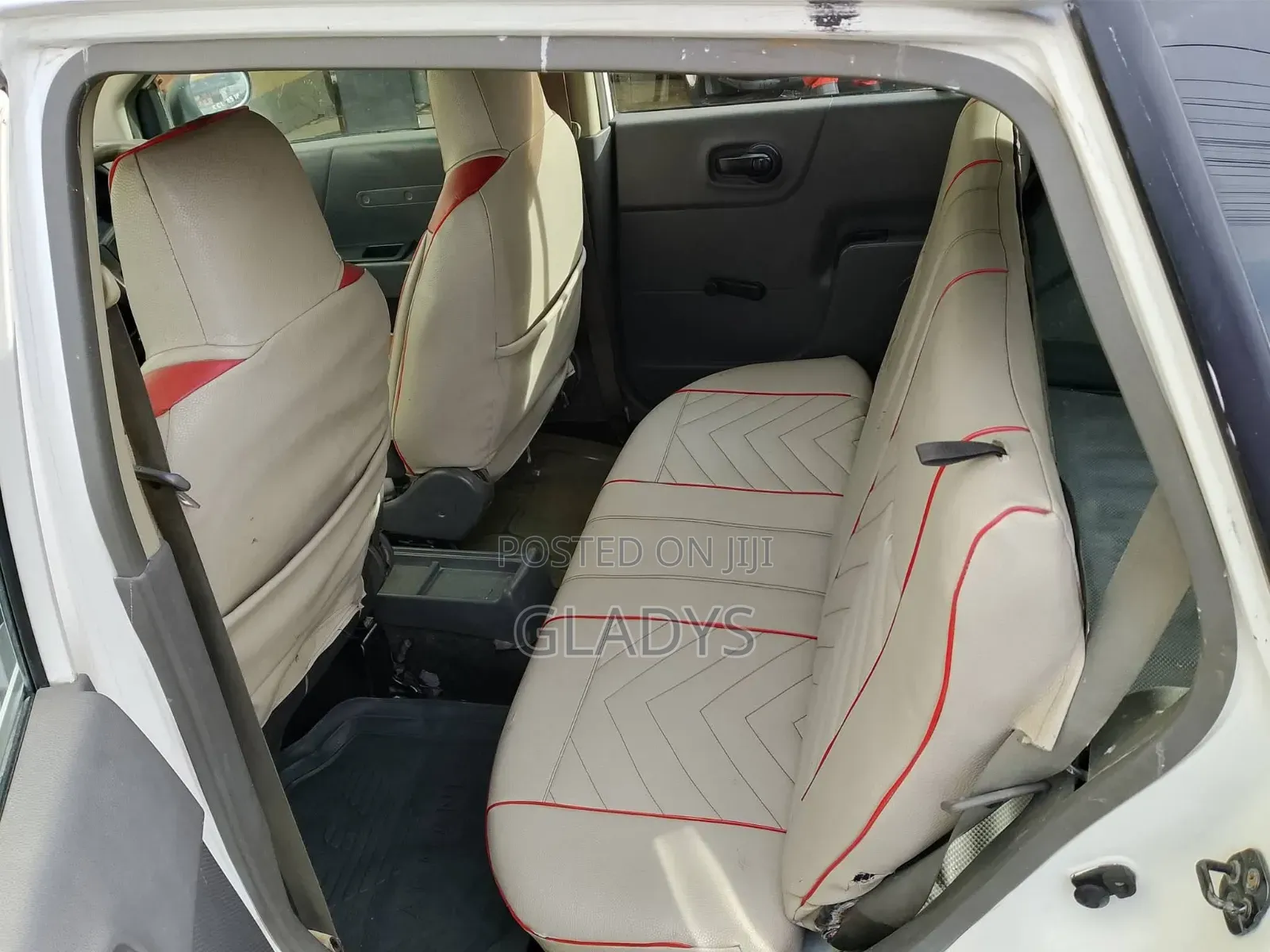 Nissan Advan 2010 White