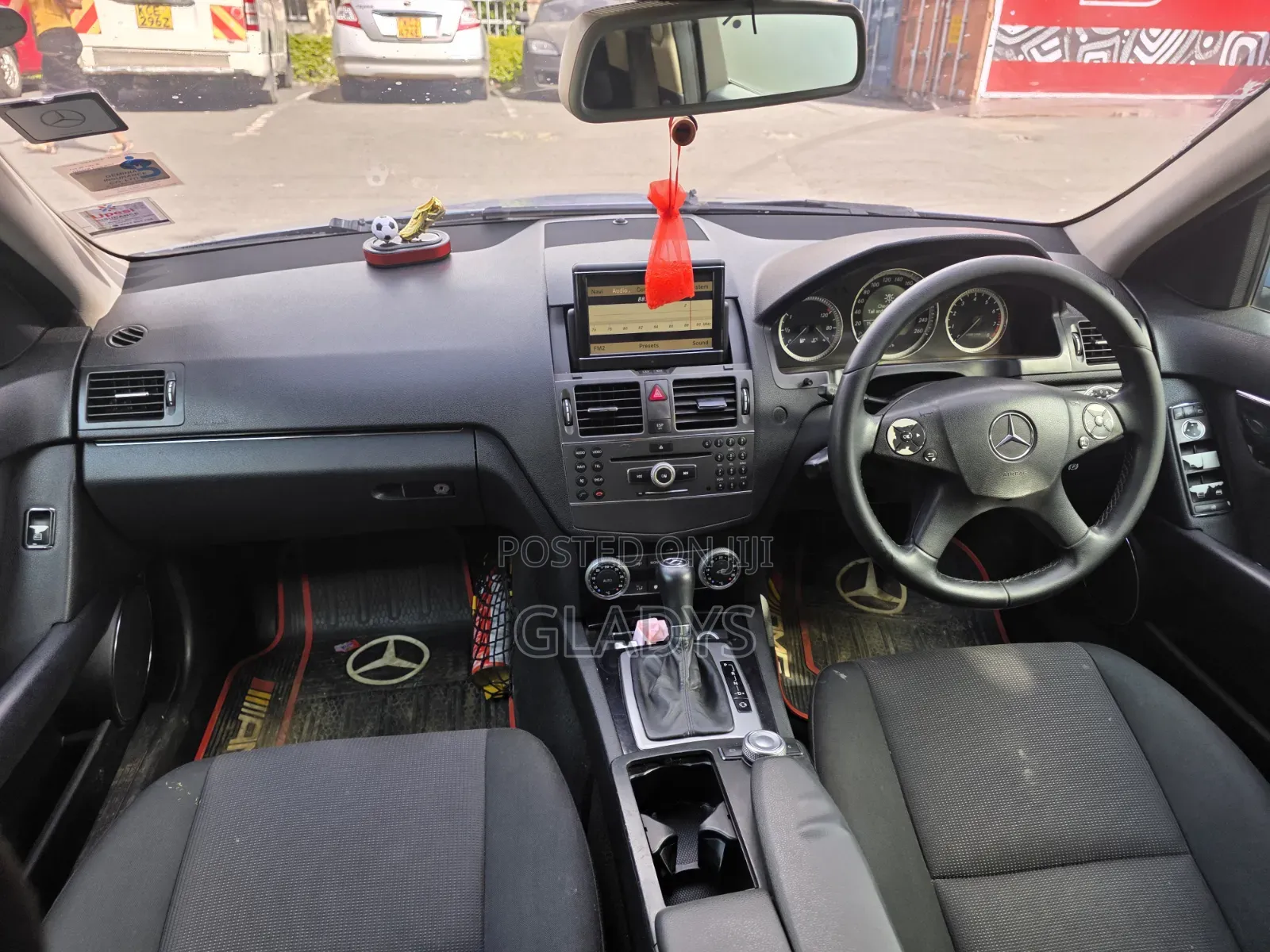 Mercedes-Benz C200 2011 Blue