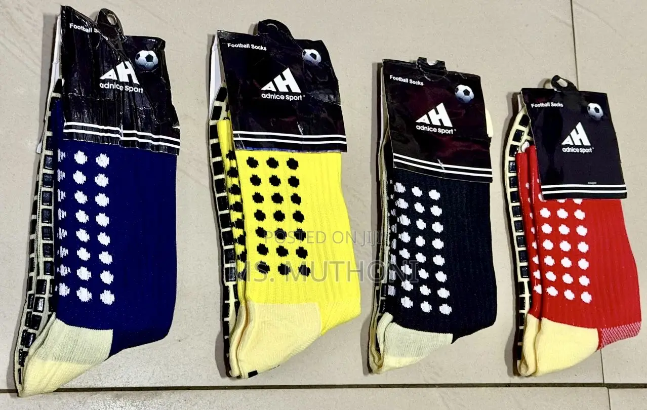 Non-Slip Football Grip Socks With Silicone Pads for Improved Traction