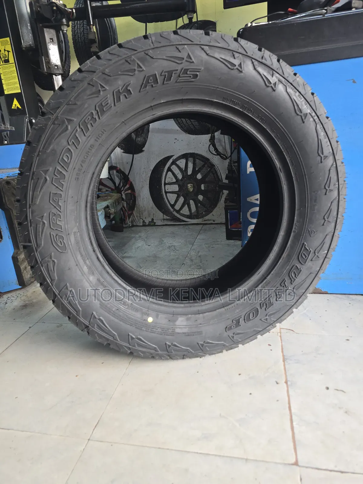 265/60r18 Dunlop Grandtrek All Terrain Tire