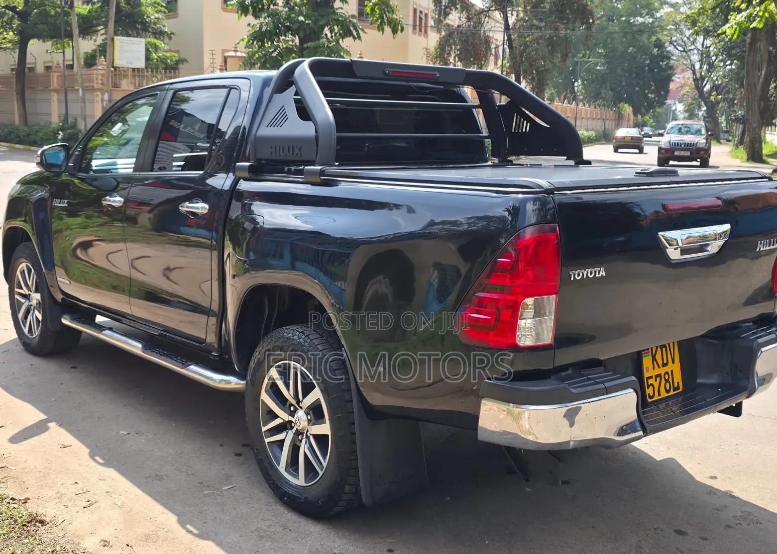 Toyota Hilux 2016 Black