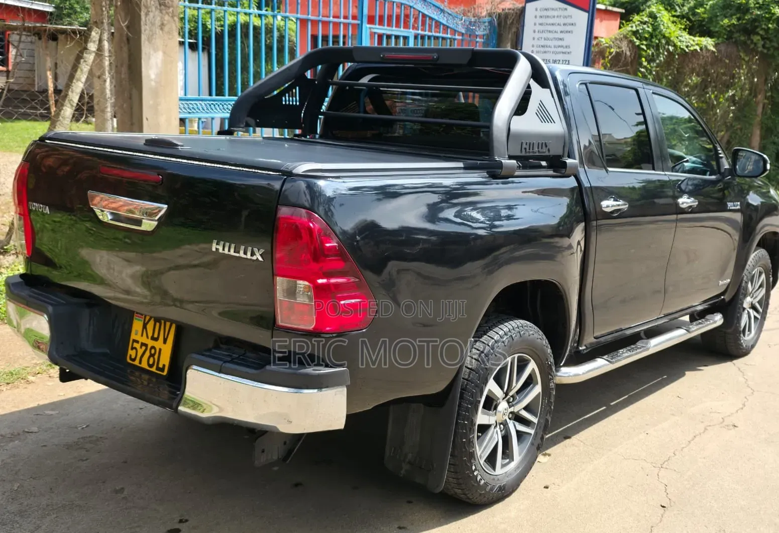 Toyota Hilux 2016 Black