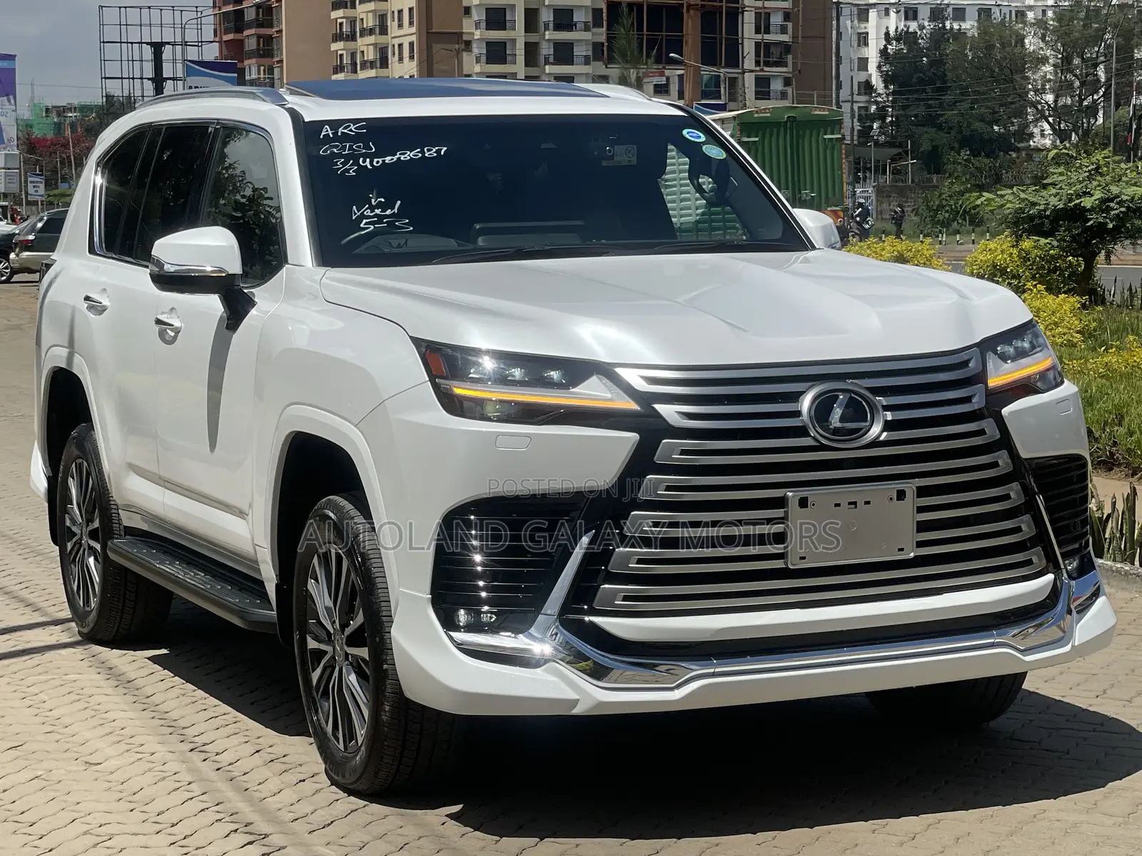 Lexus LX 600 2022 White