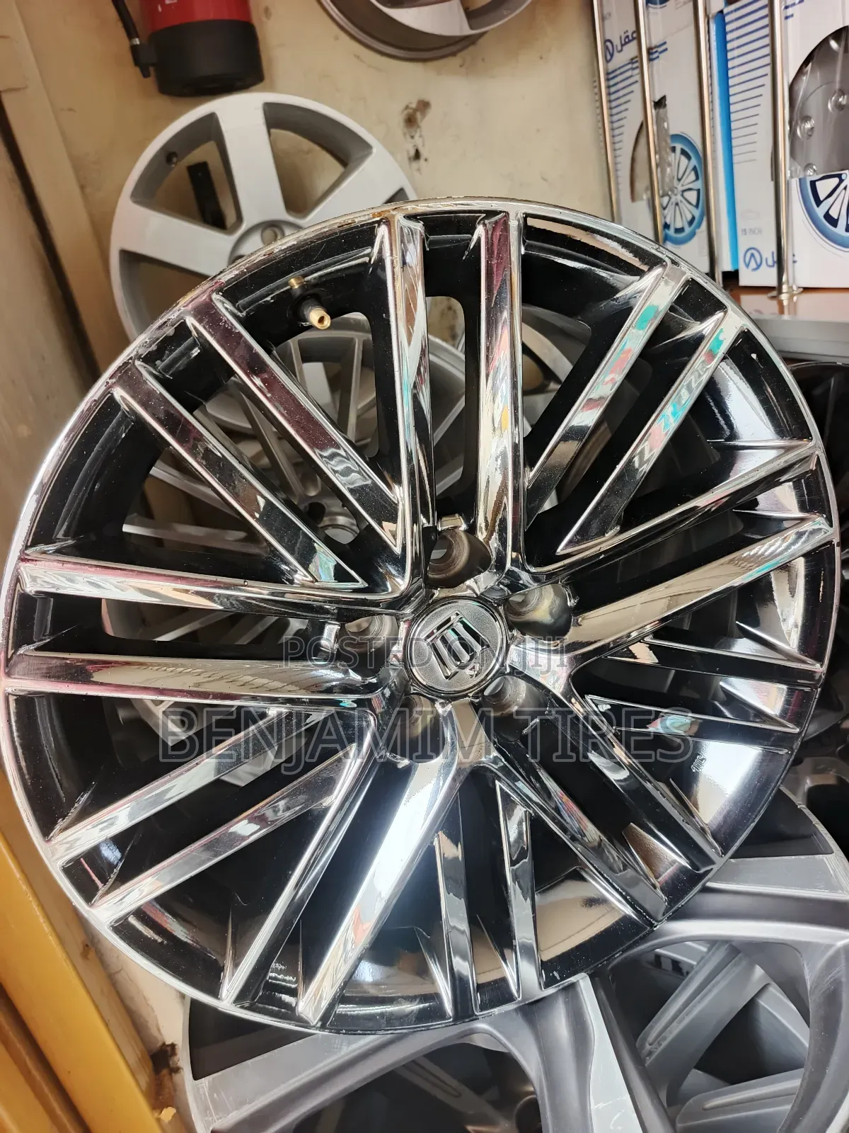 Original Chrome Rims Sizes 18 Inch for Toyota Crown Athlete.