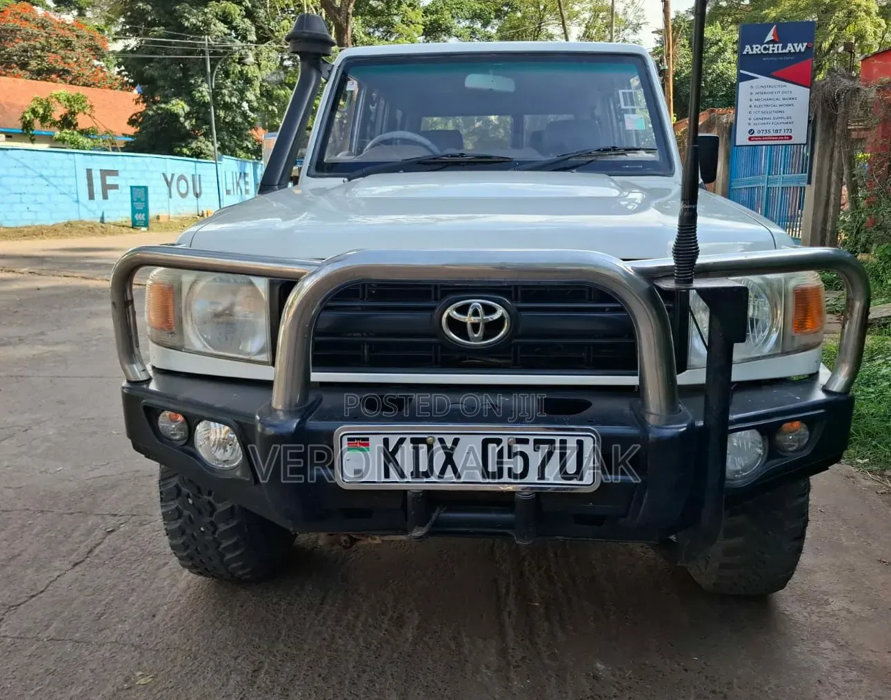 Toyota Land Cruiser 2013 White