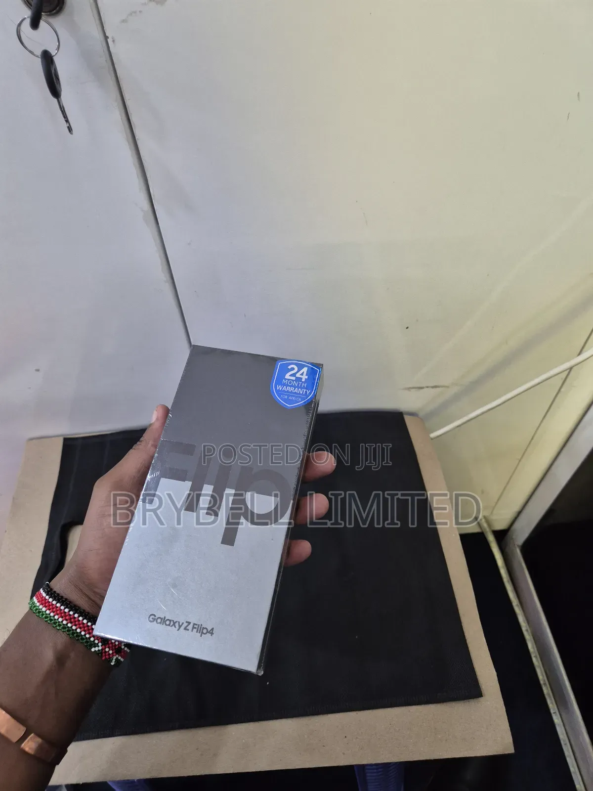 New Samsung Galaxy Z Flip4 256 GB Purple