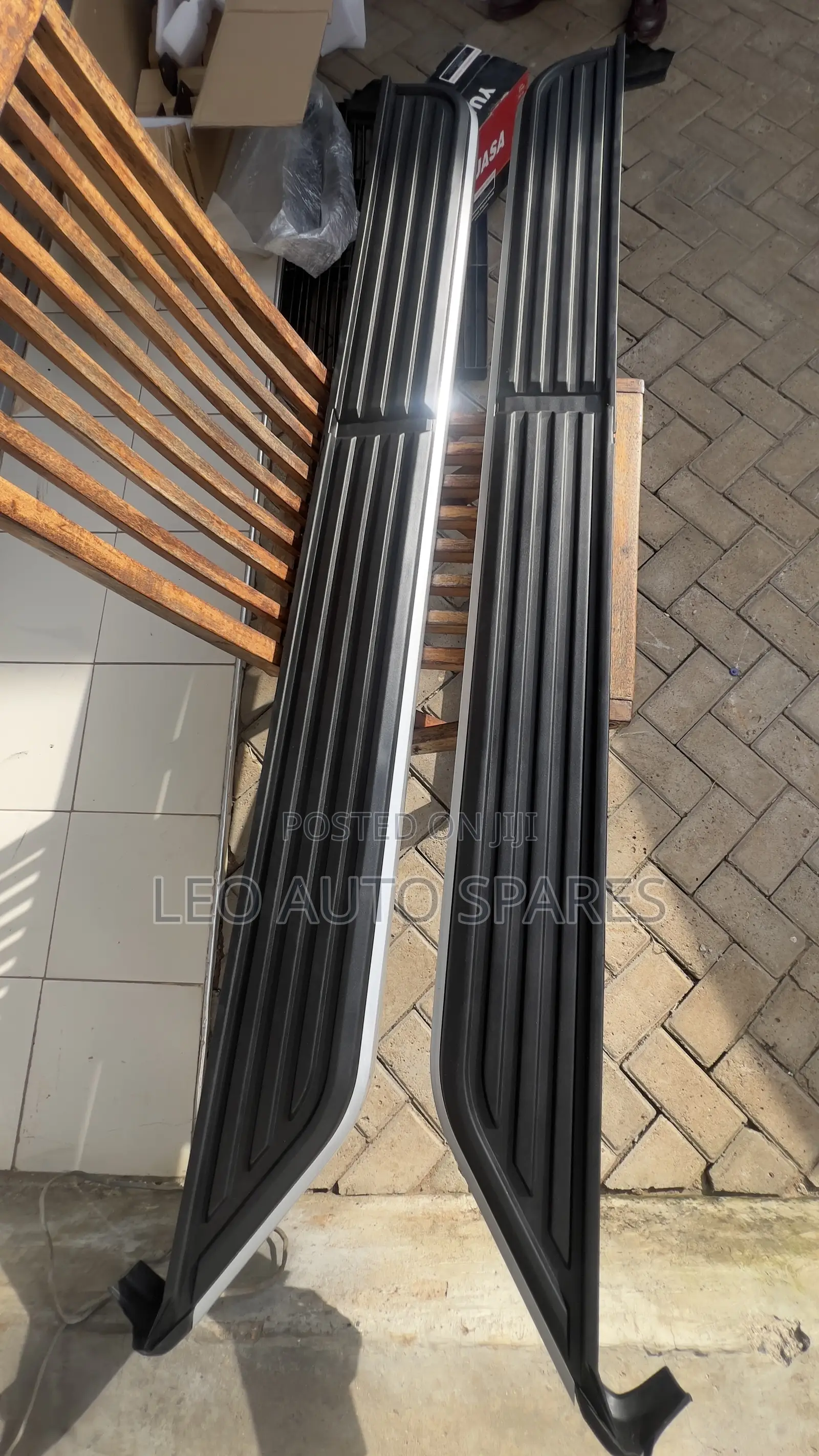 Side Steps Set for Land Rover Discovery 4