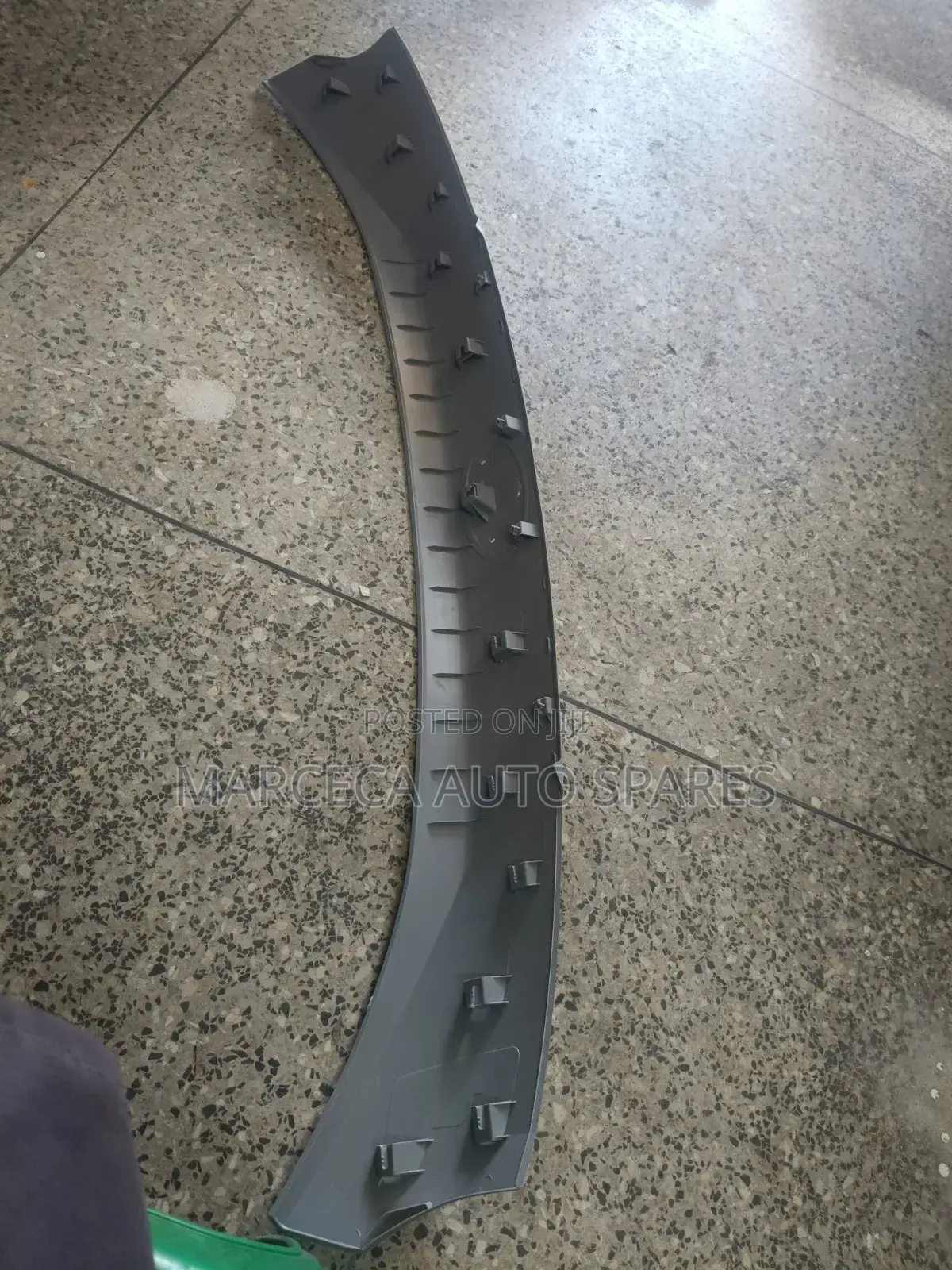 Boot Garnish Subaru SJG 5