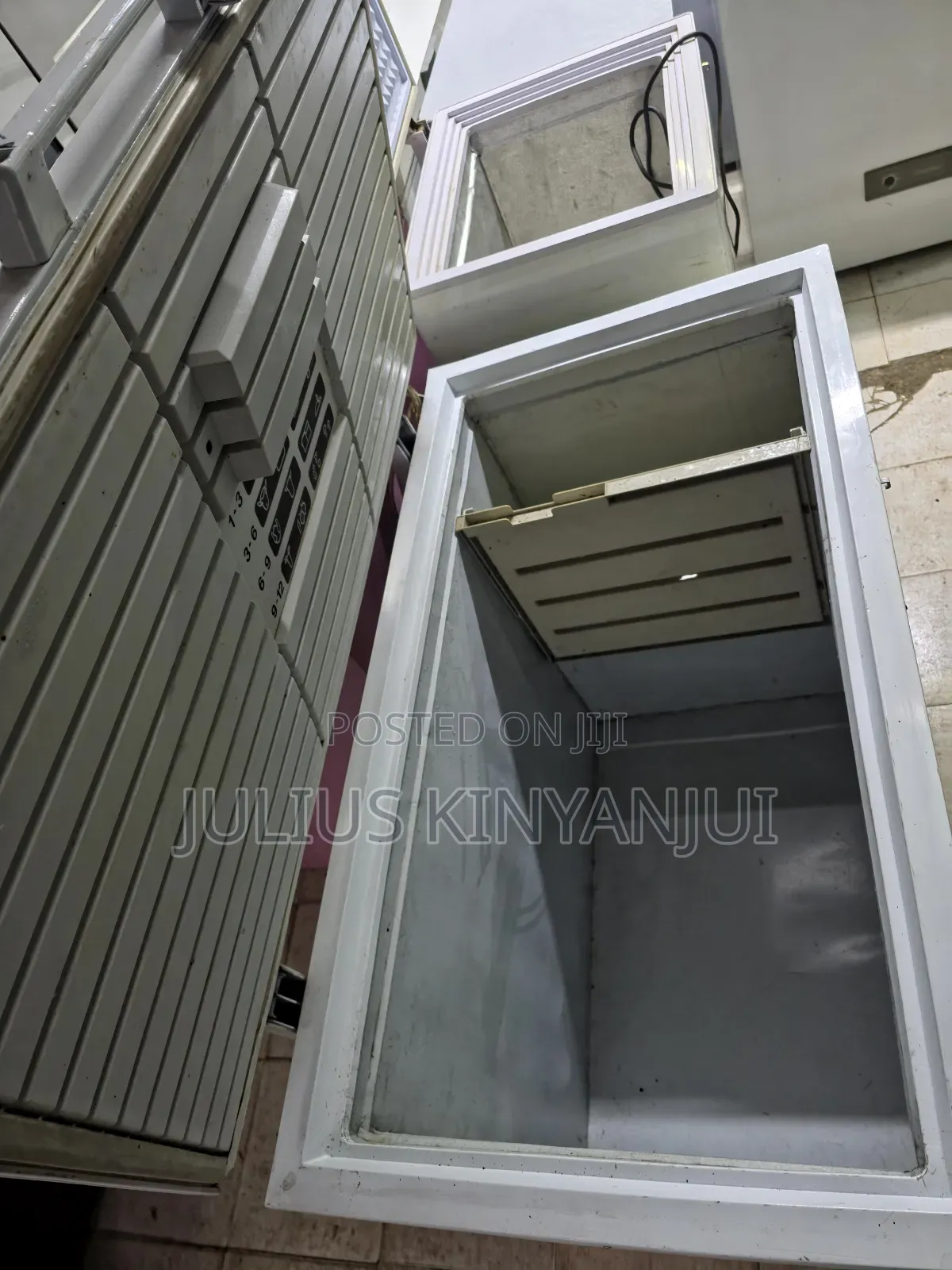 400l Closed Freezer