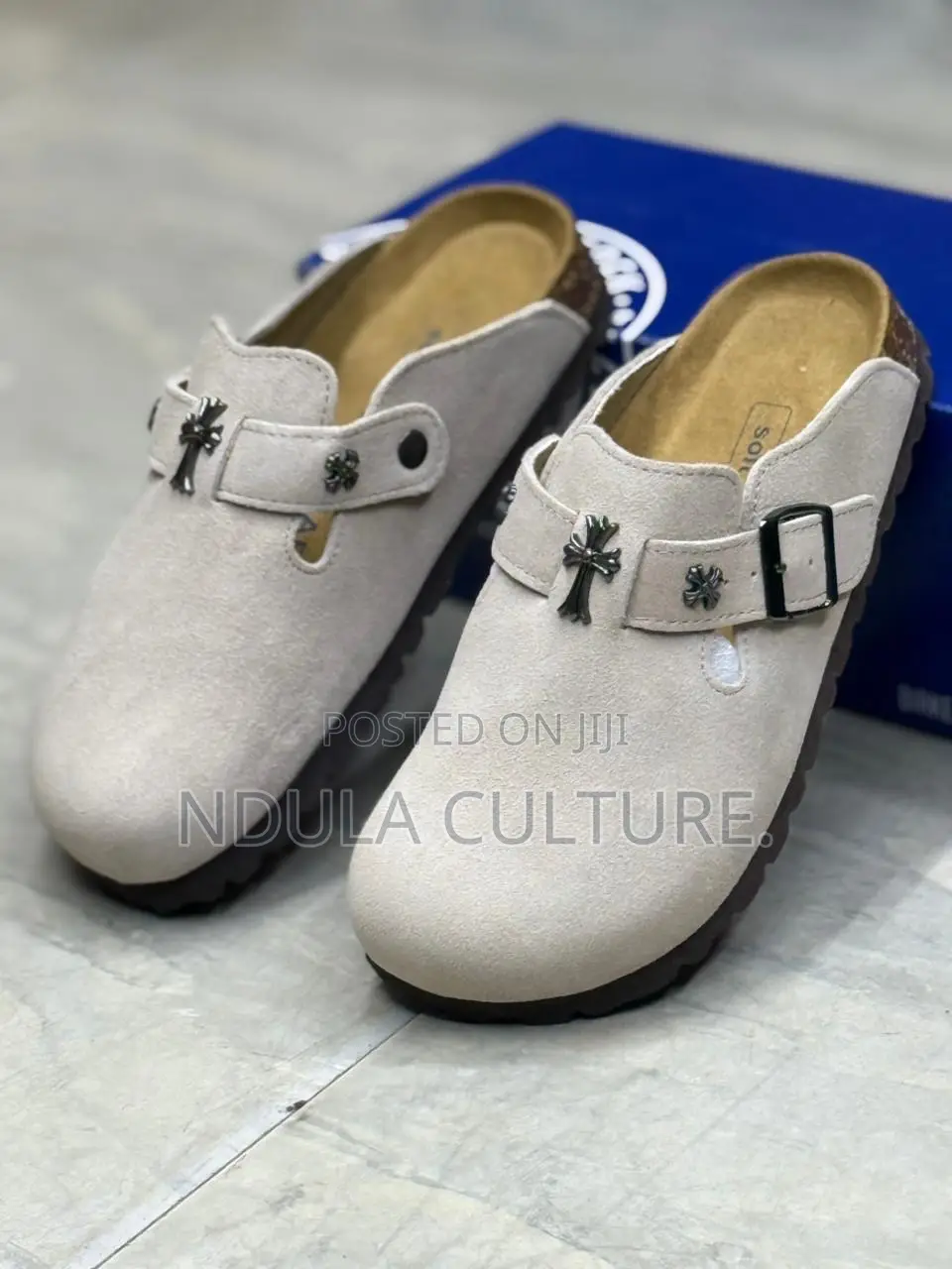 Plain Multi Colour Designer Clogs