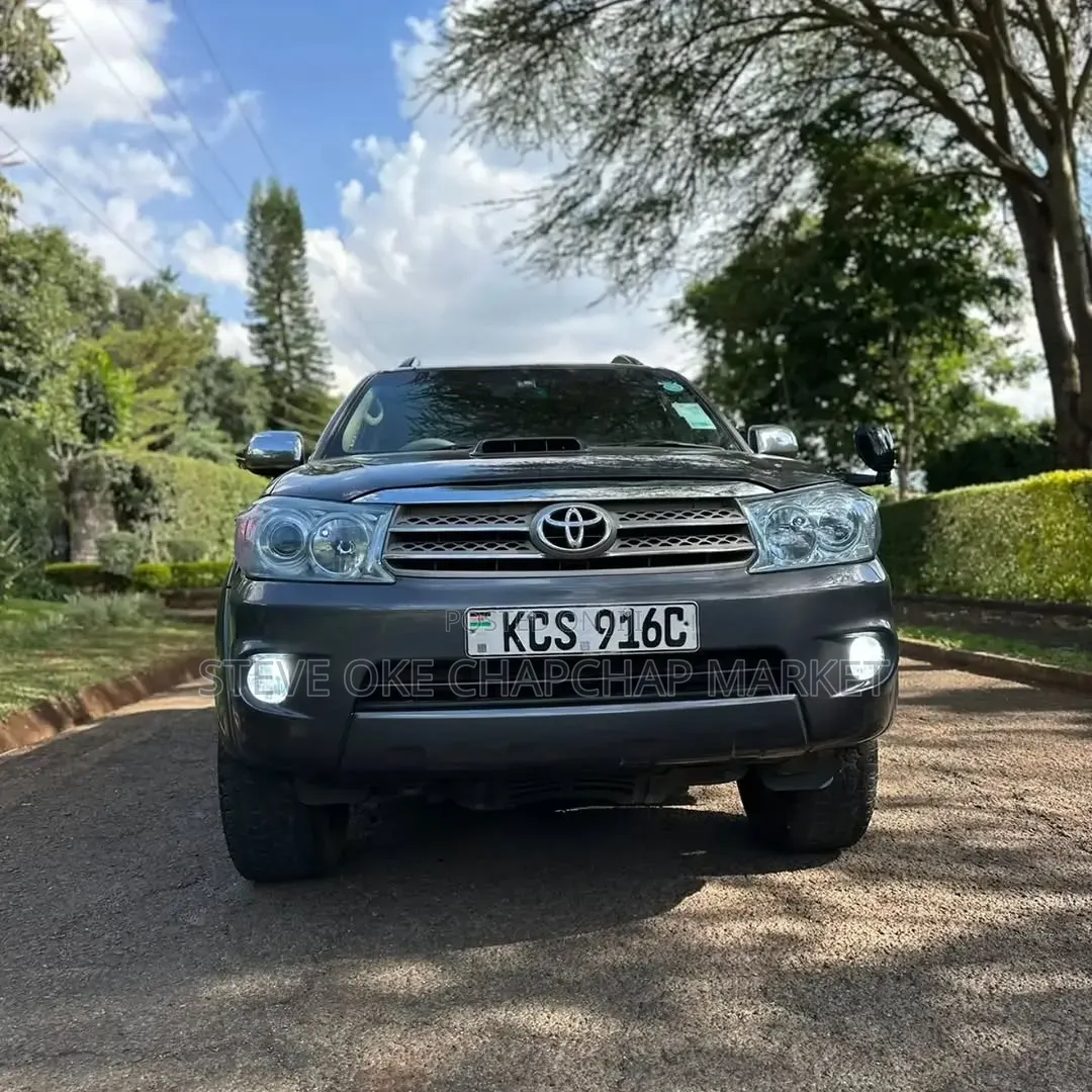 Toyota Fortuner 2011 Gray