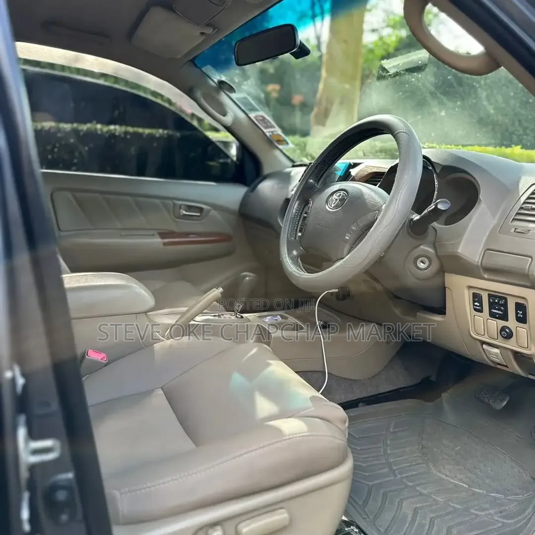 Toyota Fortuner 2011 Gray