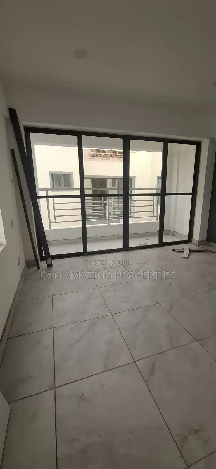 3bdrm Penthouse in Nyali for sale