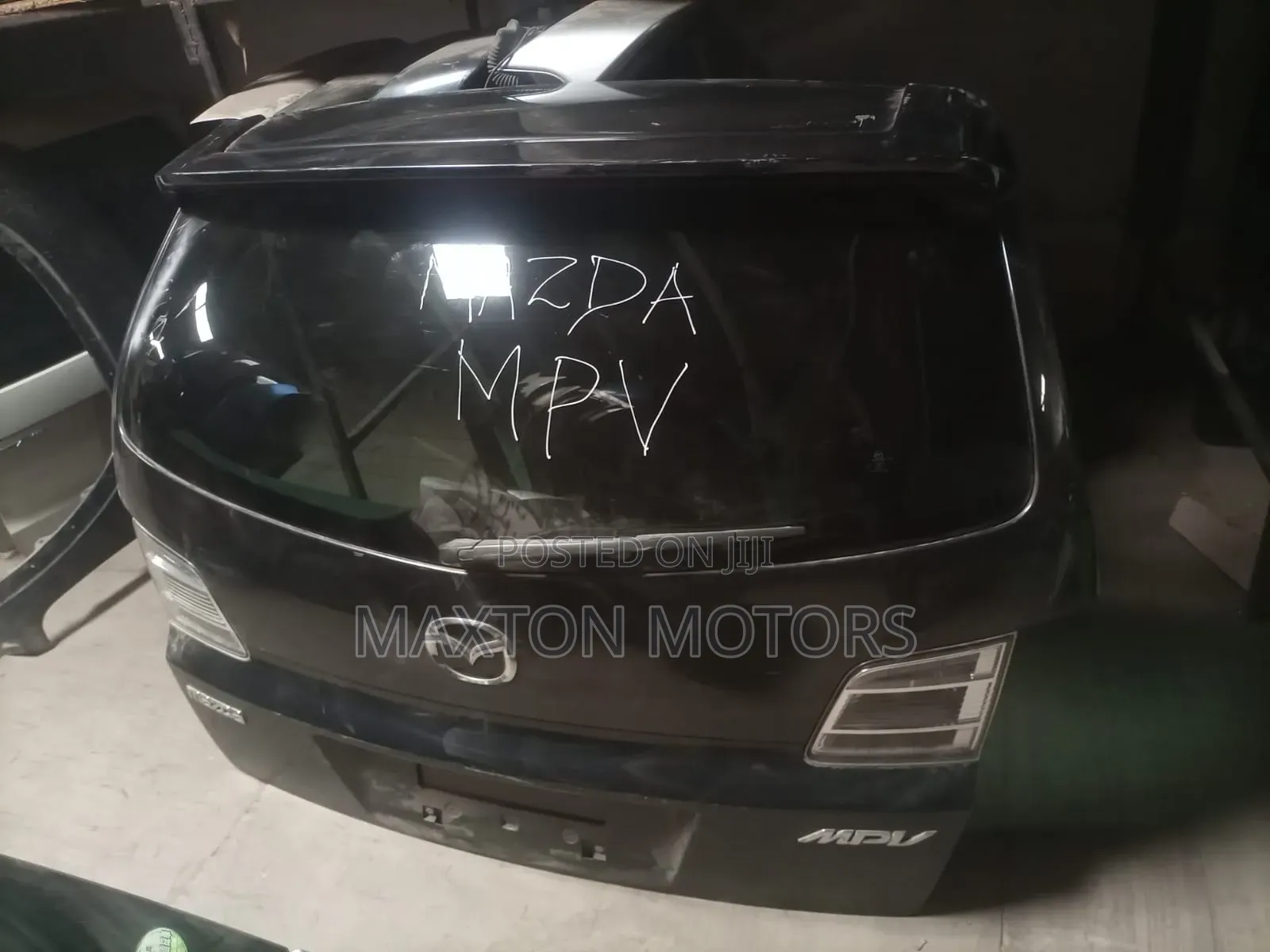 Mazda MPV Tailgate