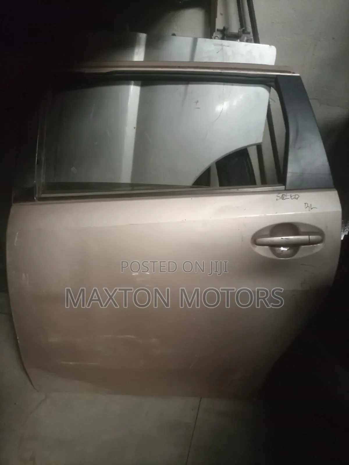 Toyota Passo Sette Rear Door