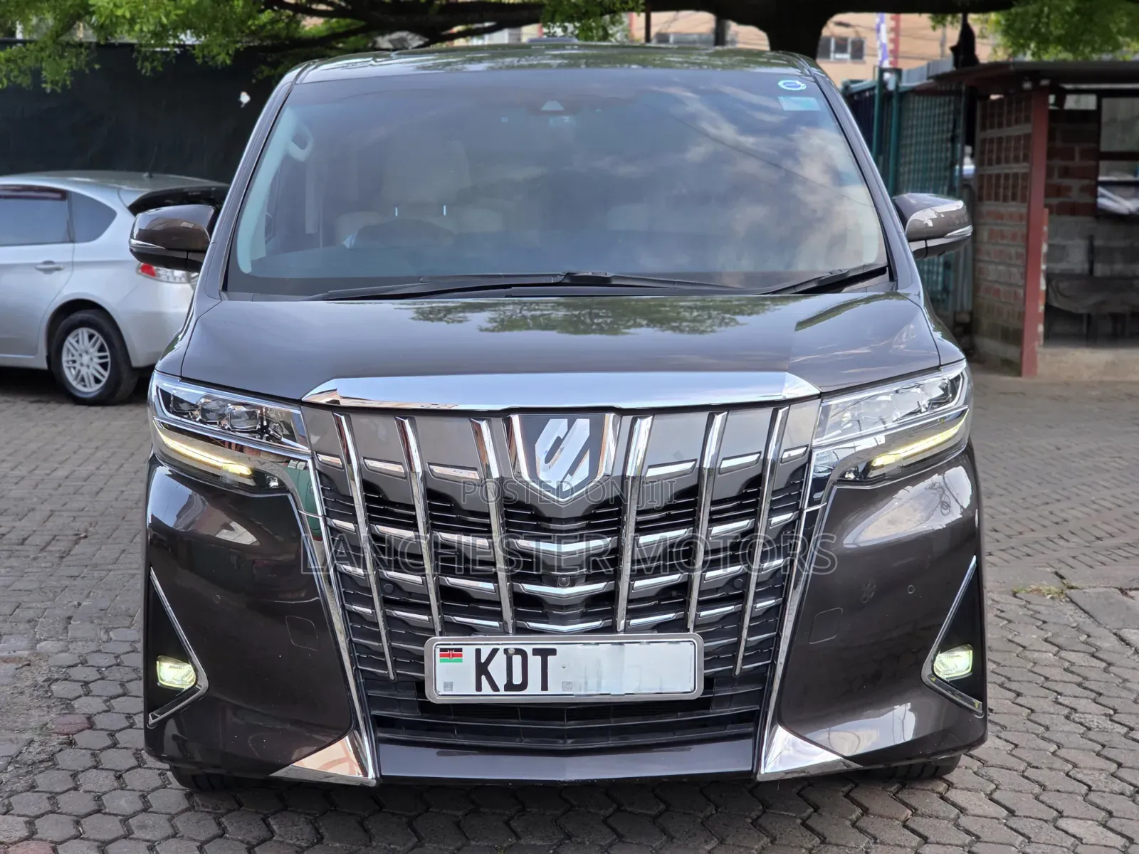 Toyota Alphard 2018 Brown