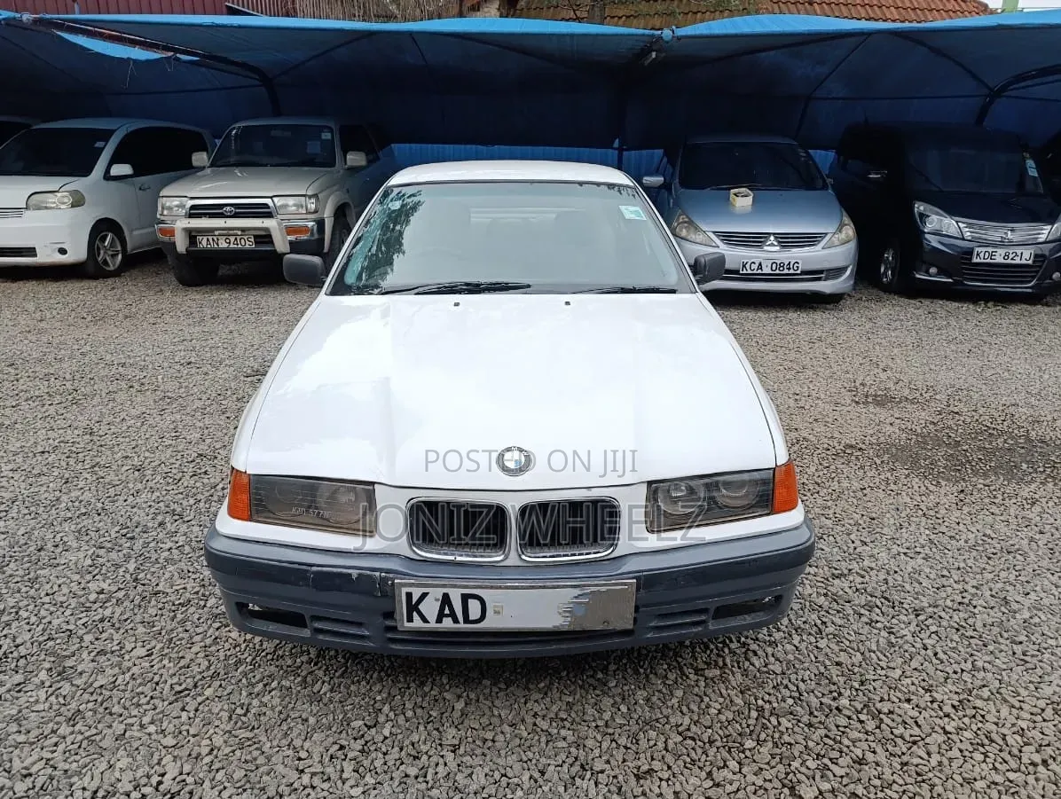 BMW 316i 1993 White