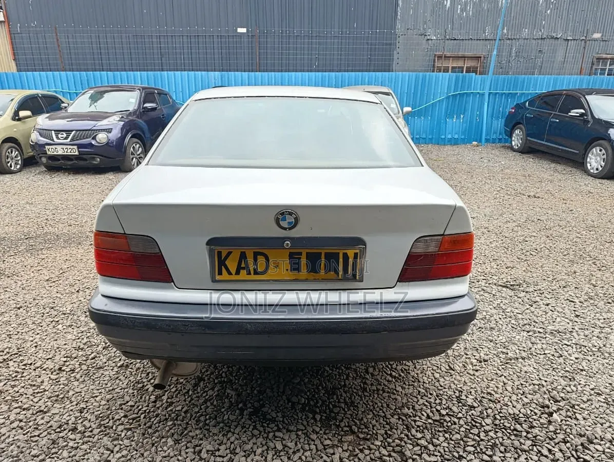 BMW 316i 1993 White