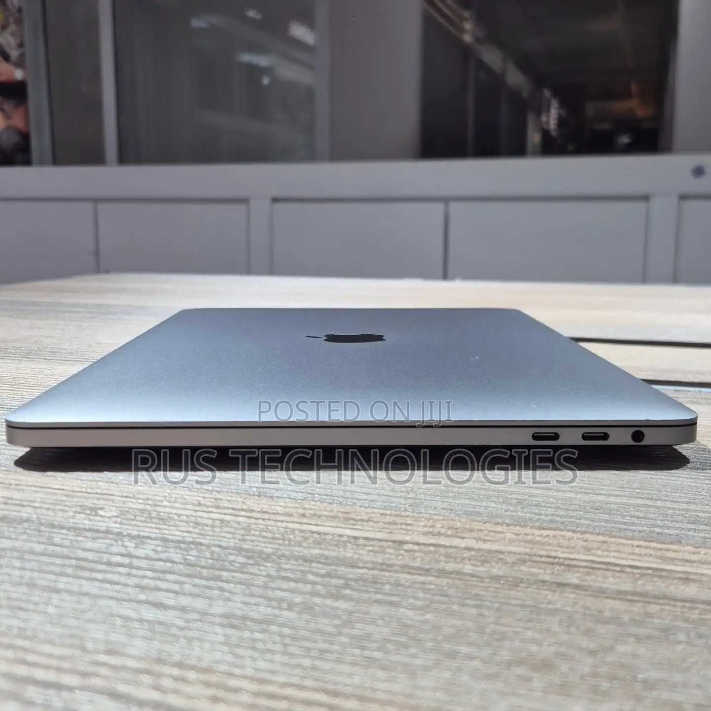 Laptop Apple MacBook Pro 2020 16GB Intel Core i5 SSD 512GB