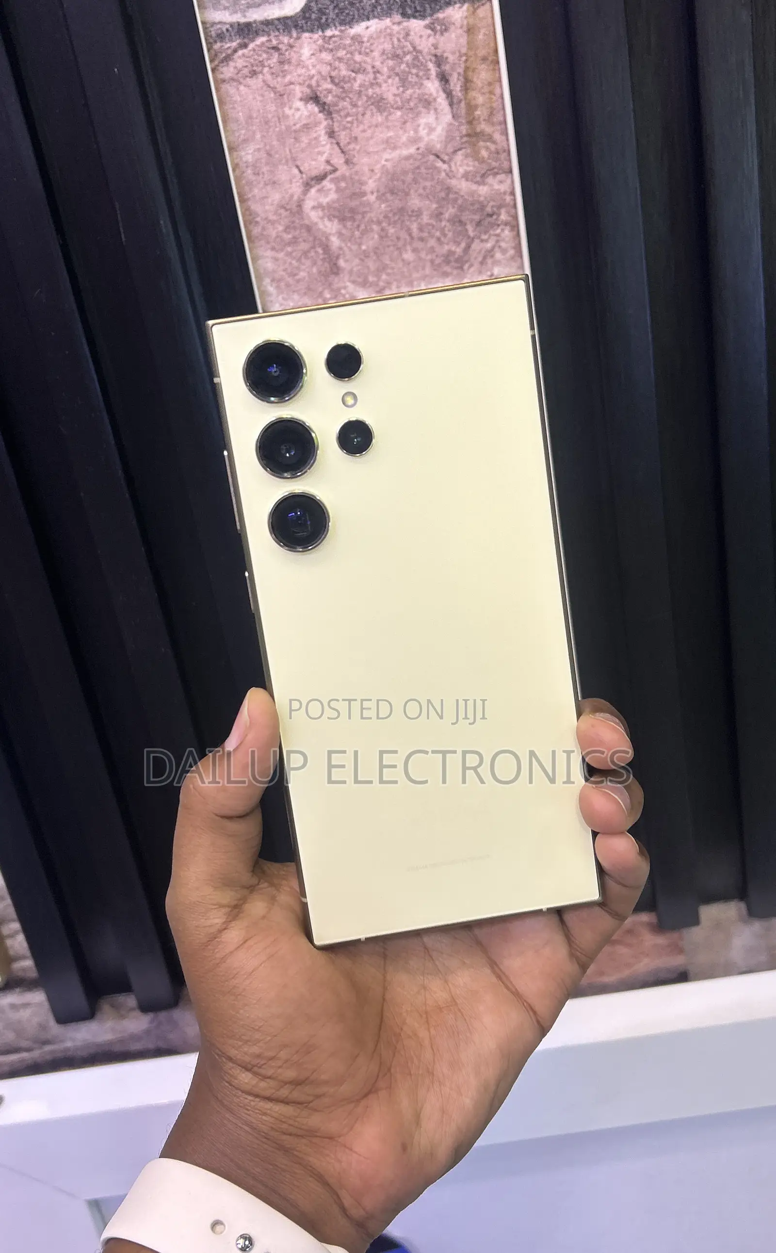 New Samsung Galaxy S24 Ultra 256 GB Gold