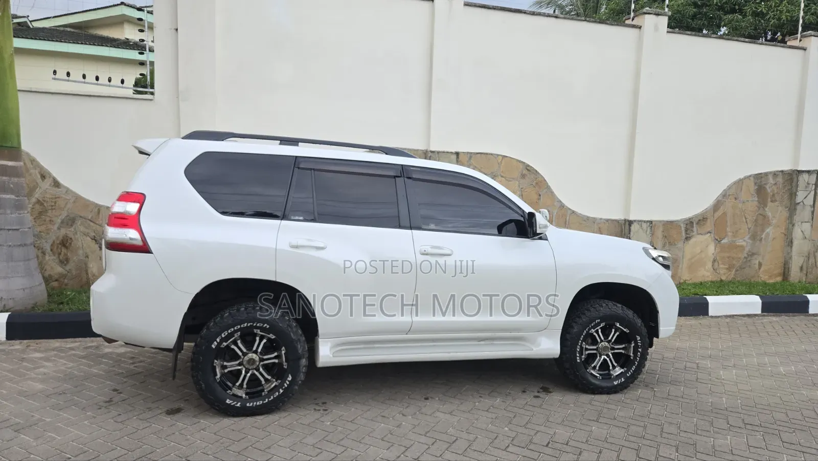 Toyota Land Cruiser Prado 2015 White