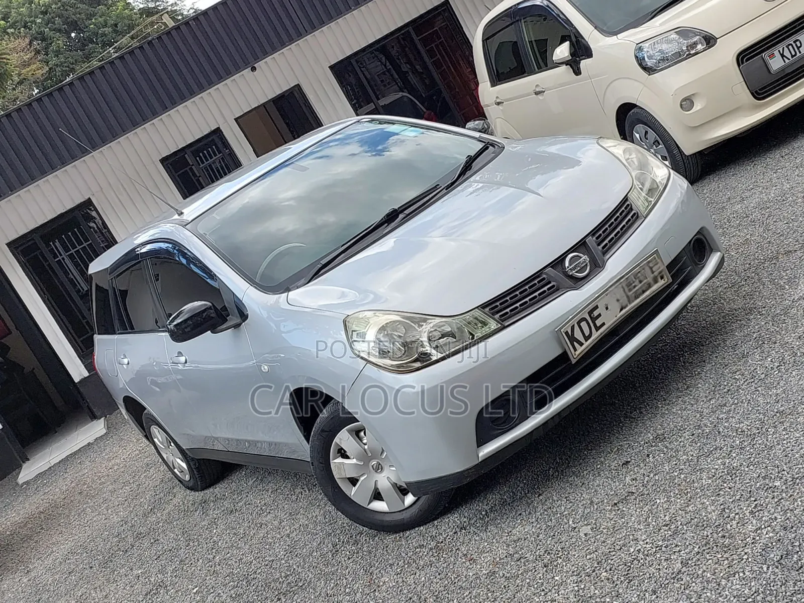 Nissan Wingroad 2014 Silver
