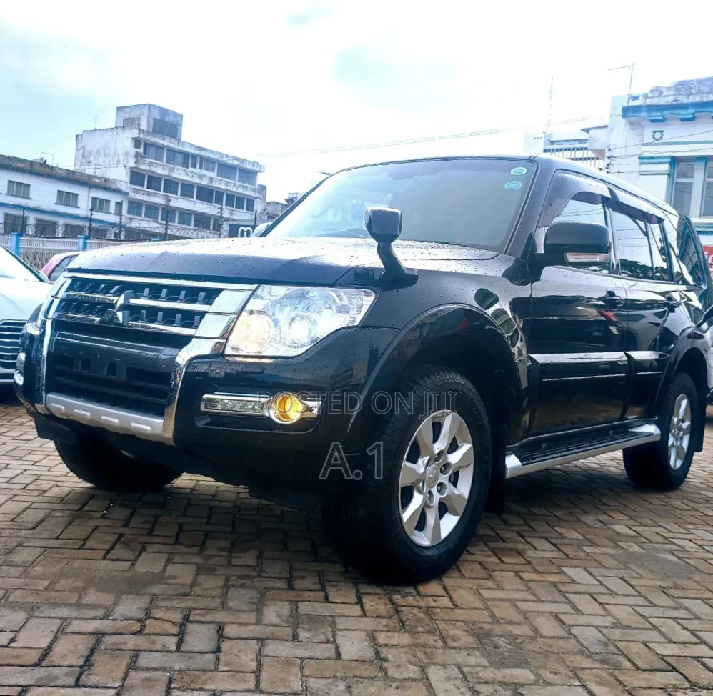 Mitsubishi Pajero V80 3.2 DI-D 2018 Black
