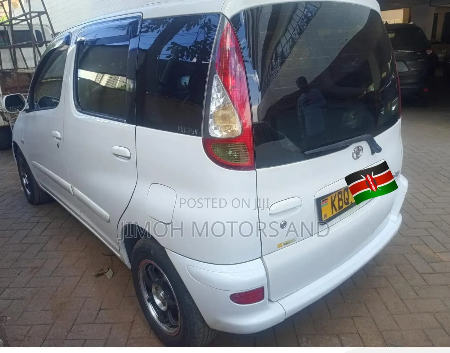 Toyota Fun Cargo 2004 White