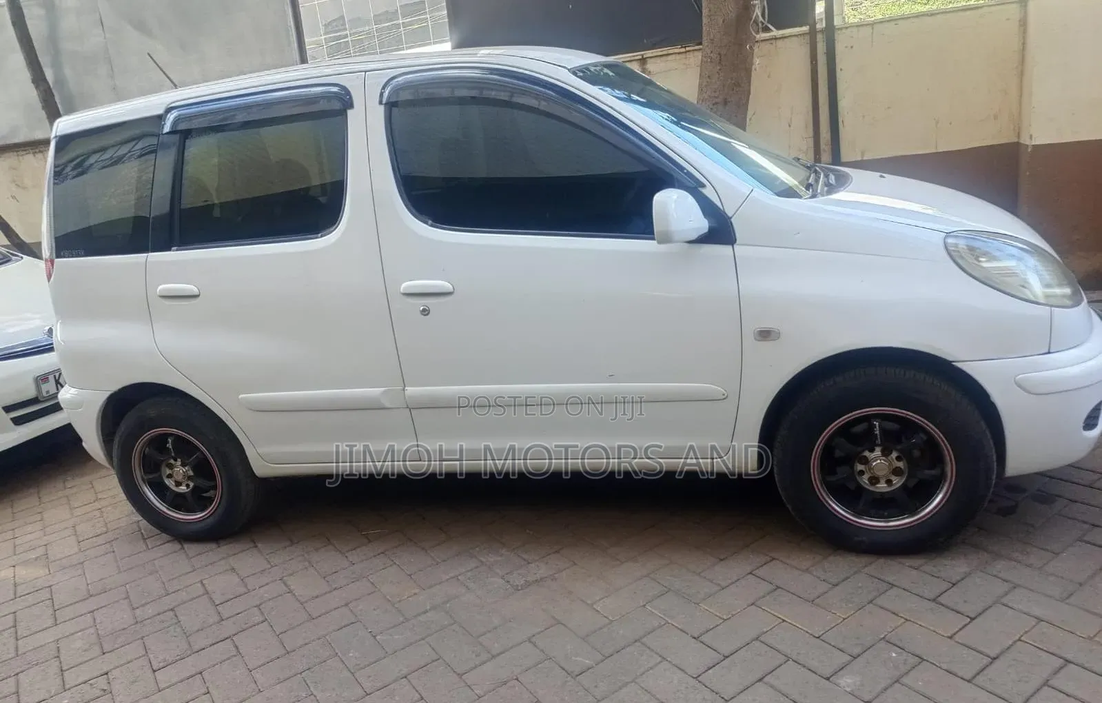 Toyota Fun Cargo 2004 White