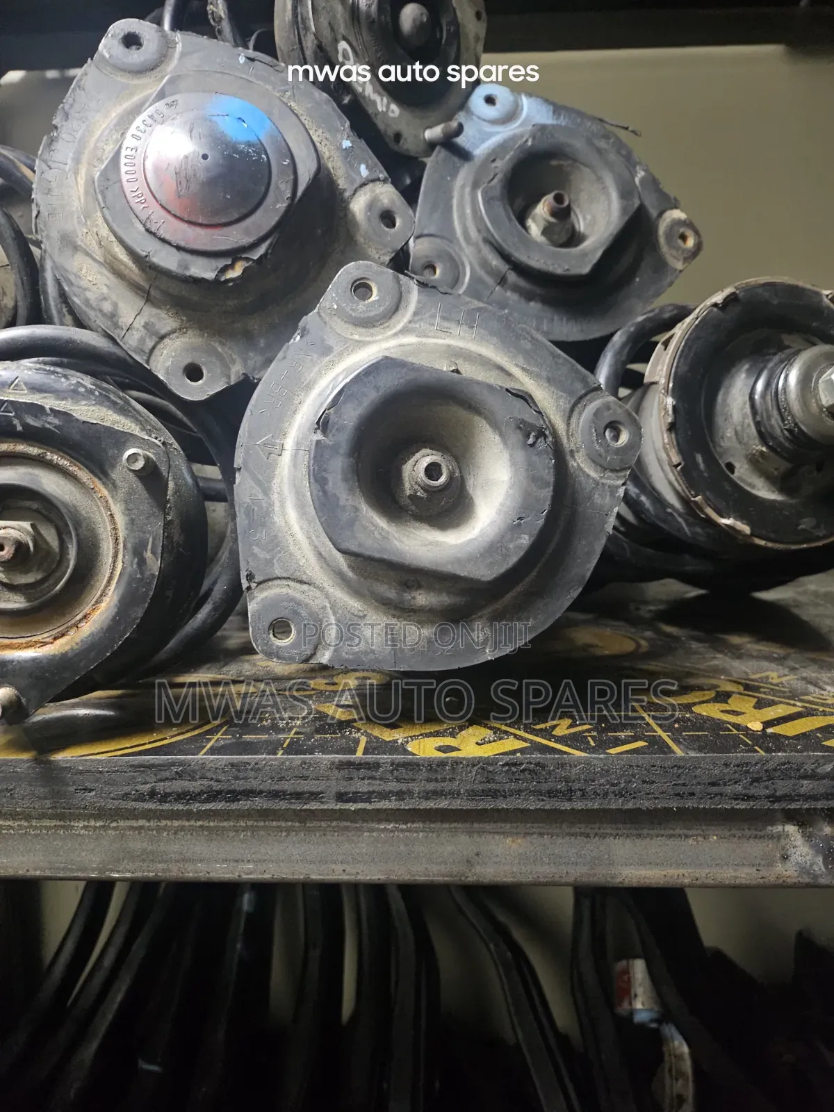 Nissan Tiida/Nv 200 Shocks Mountain