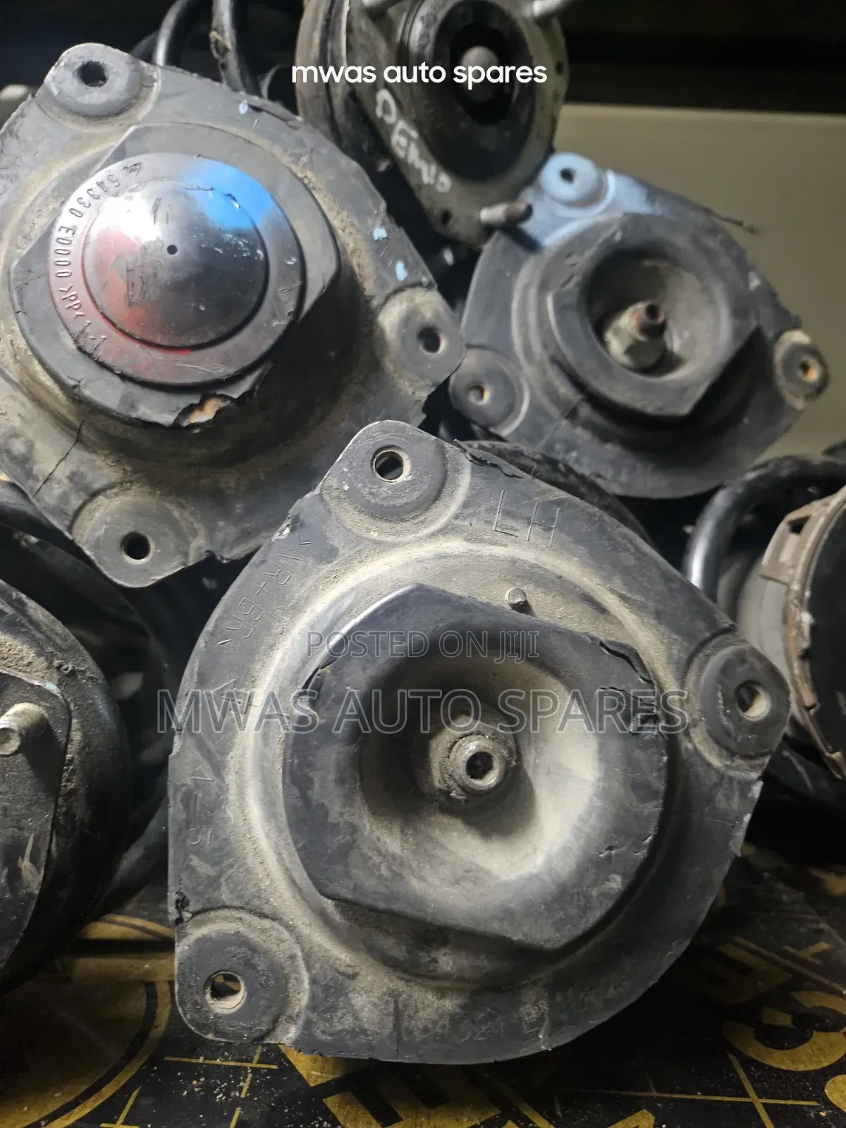 Nissan Tiida/Nv 200 Shocks Mountain