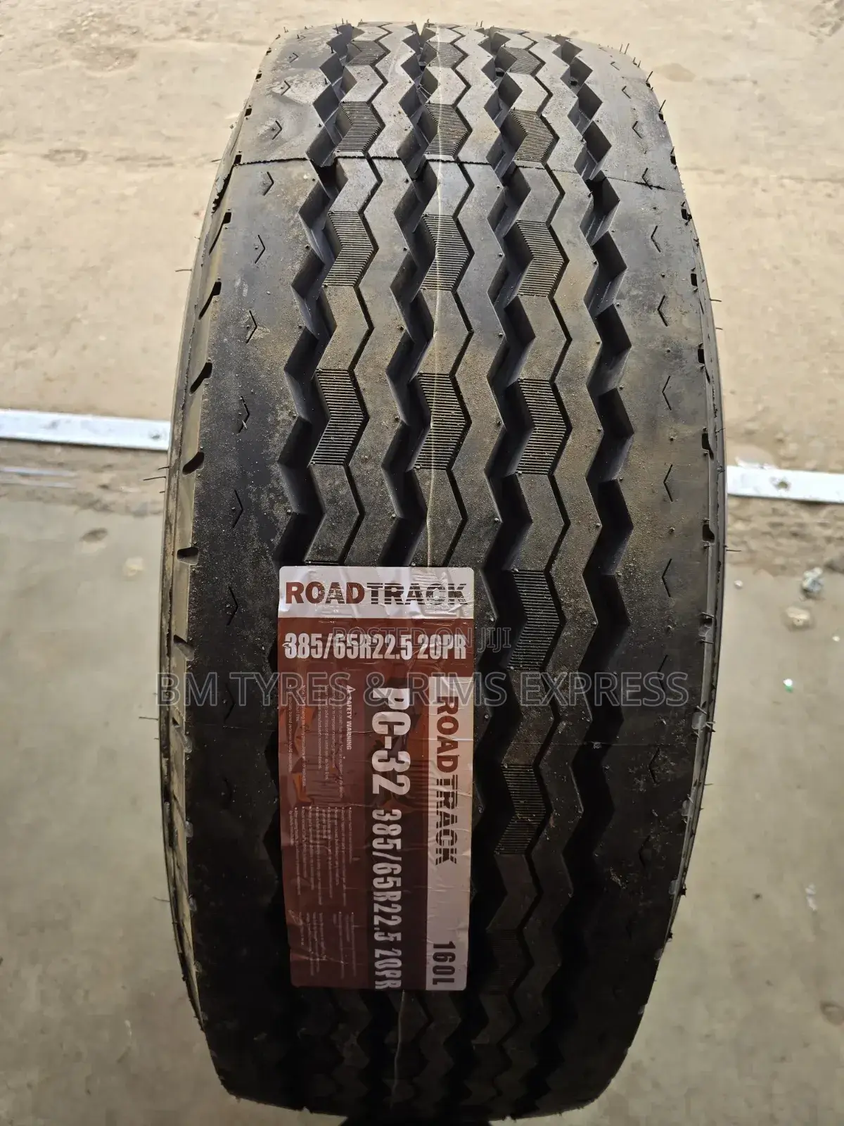 385 /65 R22. 5 Roadtrack Tyres (Supersingle)