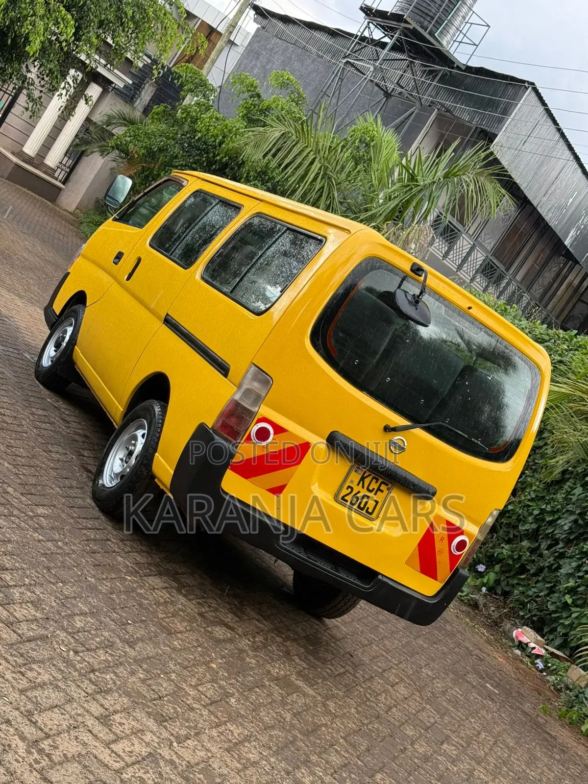 Nissan Caravan (Urvan) 2008 Yellow