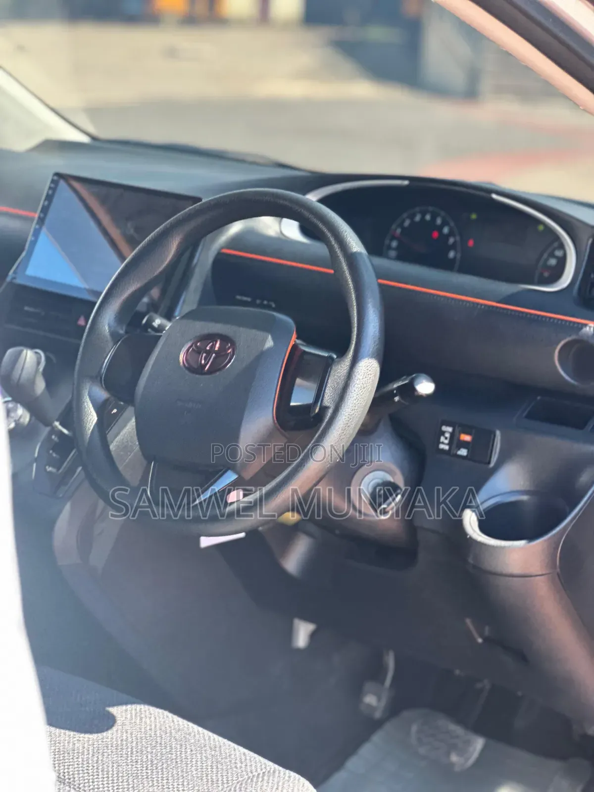Toyota Sienta 1.5 FWD 2017 Pearl