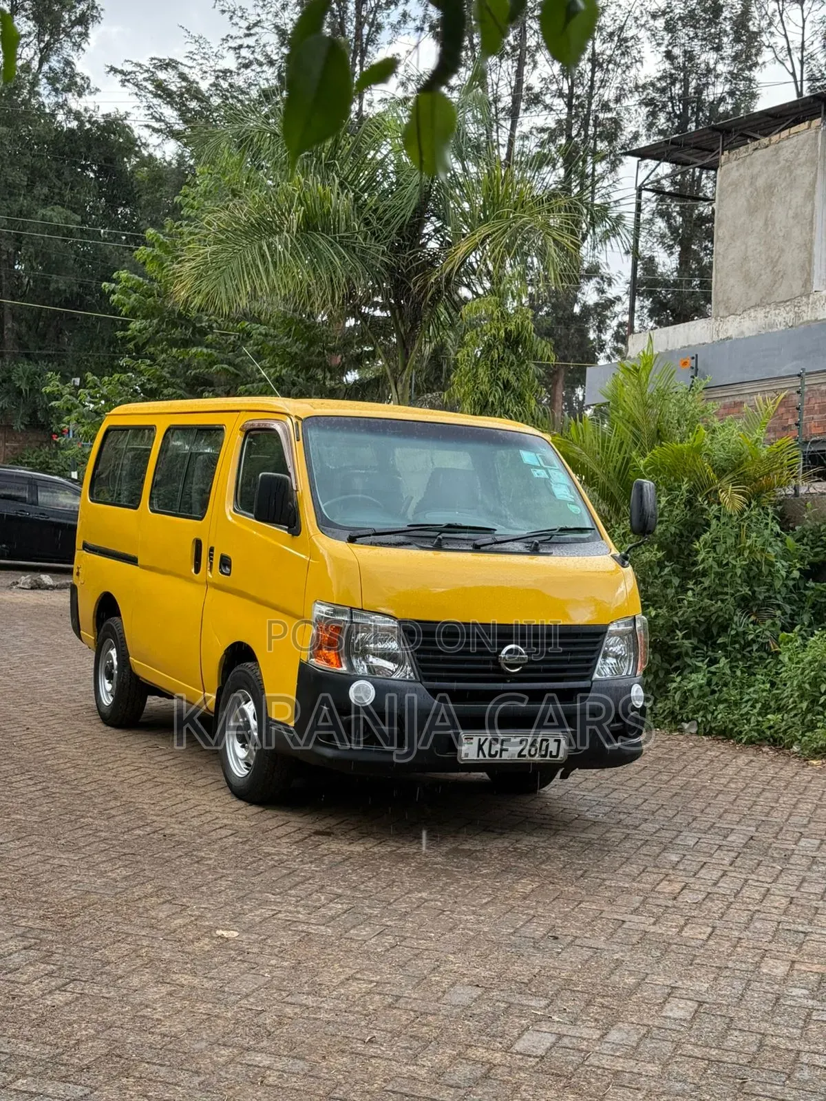 Nissan Caravan (Urvan) 2008 Yellow