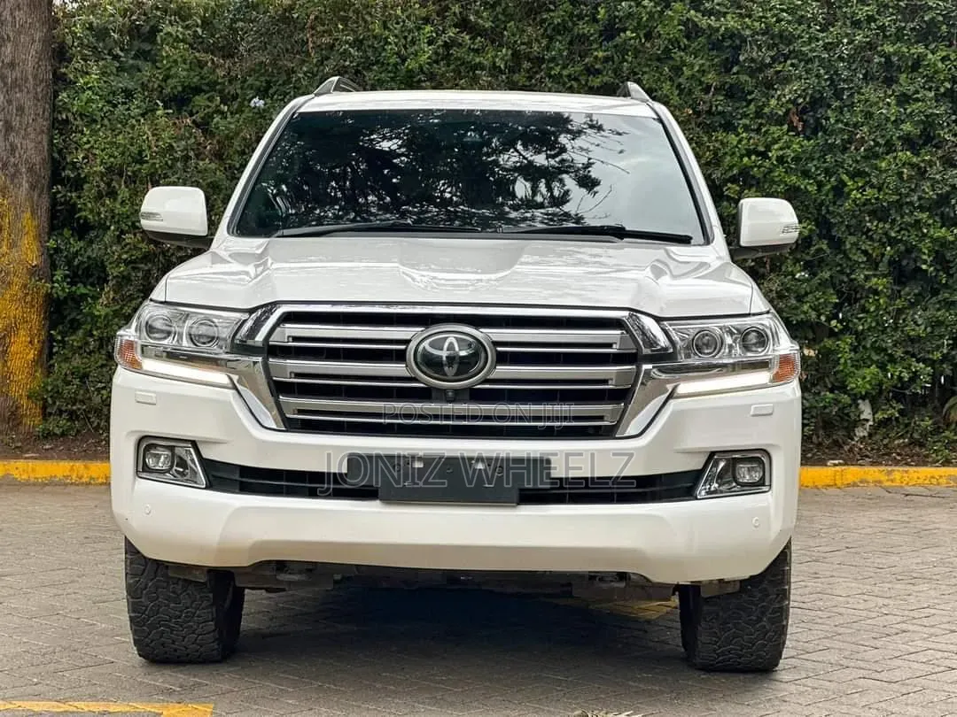 Toyota Land Cruiser 4.5 V8 TD 2018 White