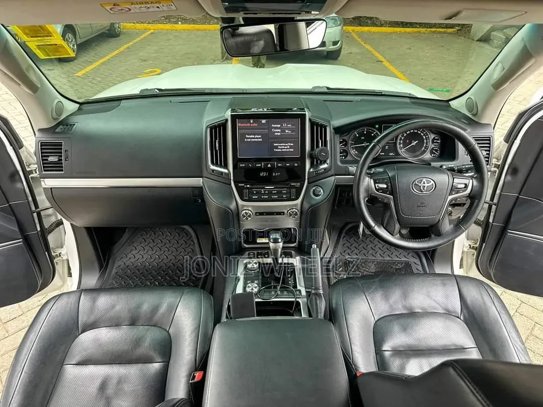 Toyota Land Cruiser 4.5 V8 TD 2018 White