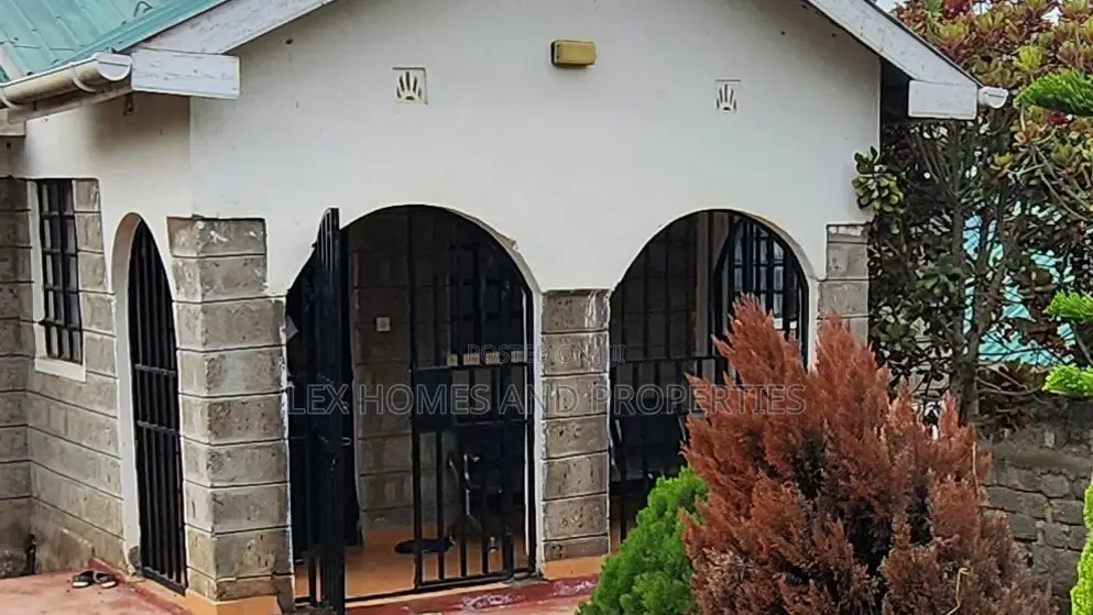 3bdrm Bungalow in Kandisi for sale