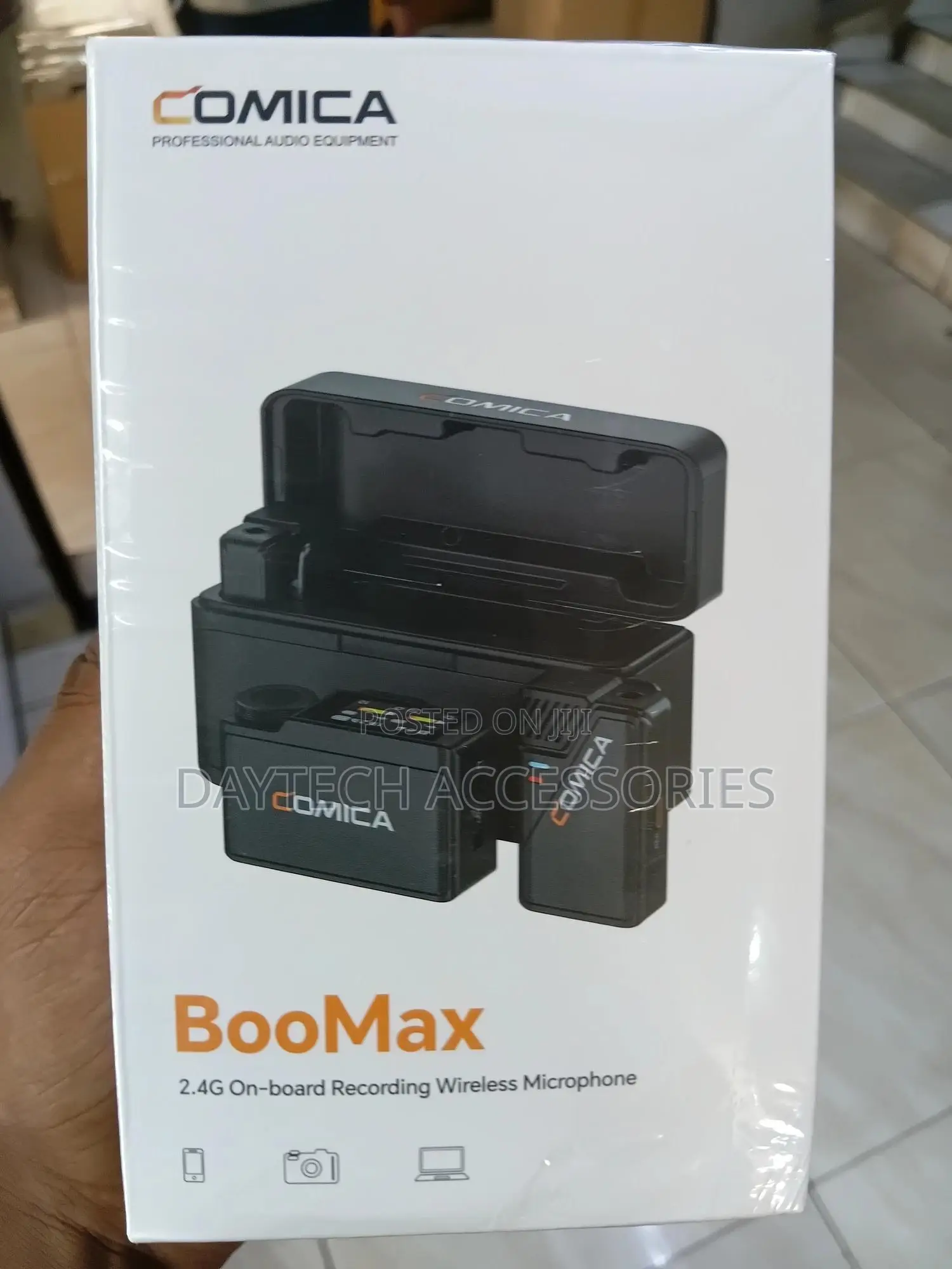 Comica Boomax 2.4g on-Board Recording Wireless Microphone System.