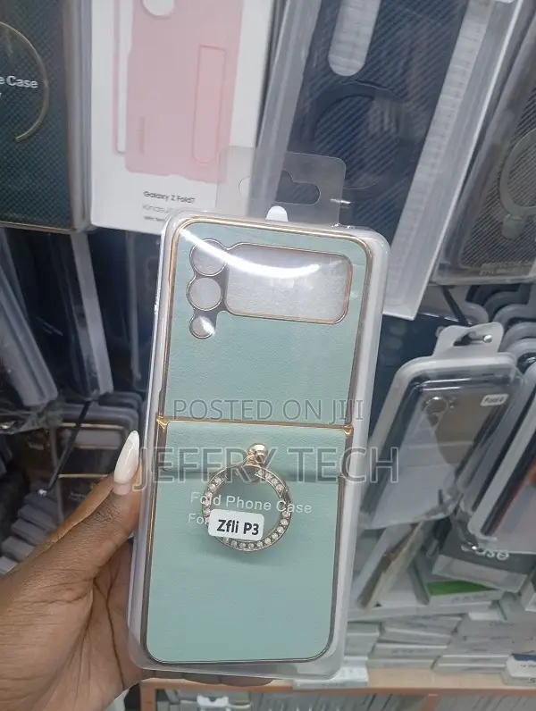 Green Samsung Galaxy Z Flip 3 Phone Case With a Diamond-D Ring Holder.