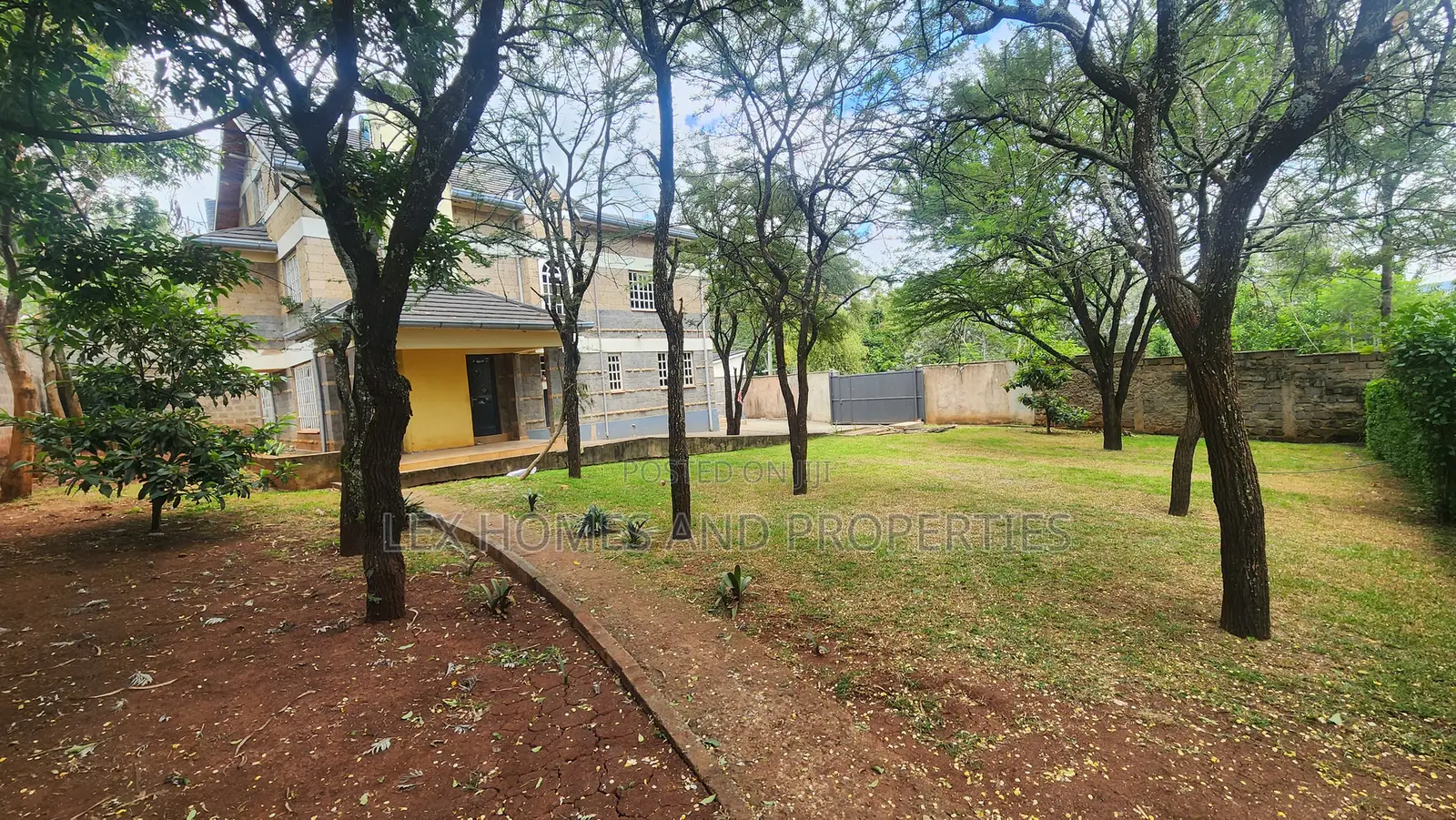 4bdrm Mansion in Rimpa for rent