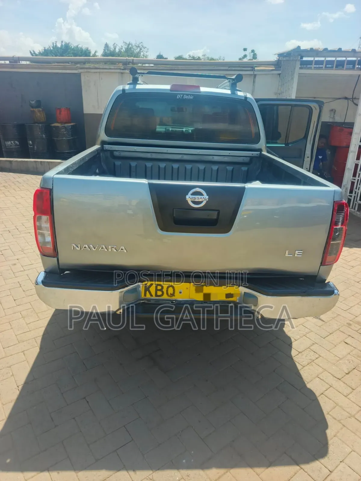 Nissan Navara 2011 Gray
